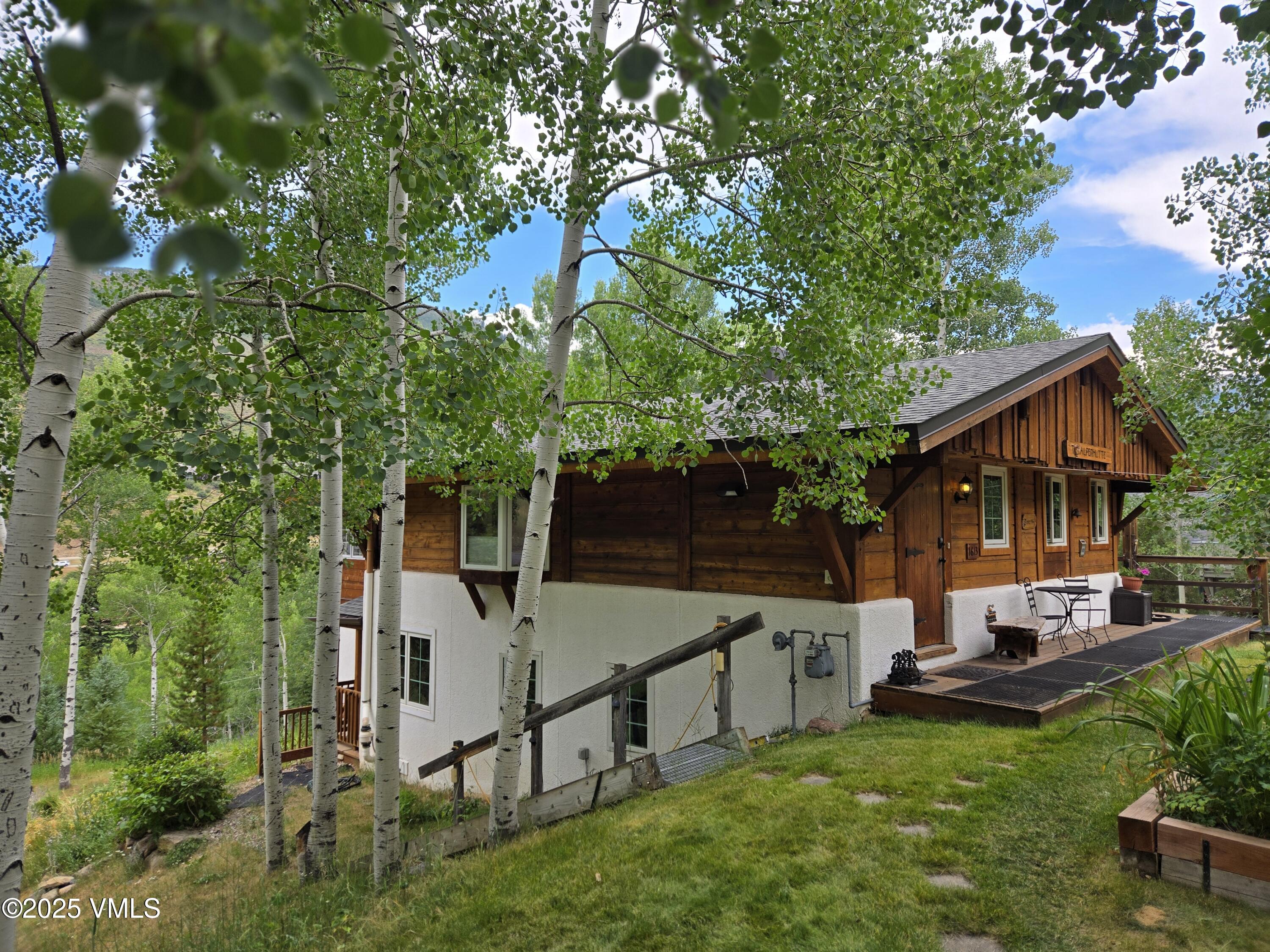1613 Matterhorn Circle Property Photo 21