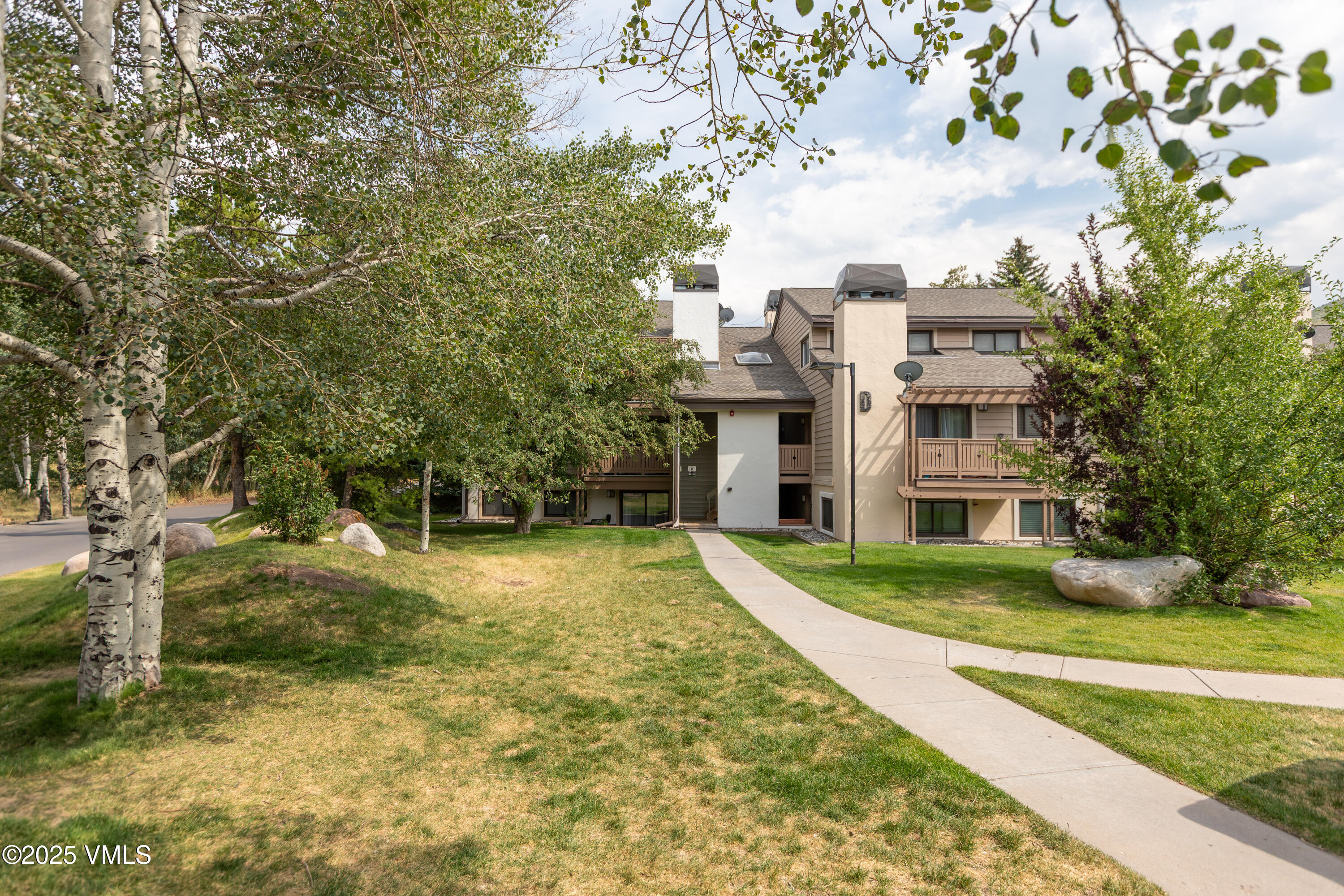 998 W Beaver Creek Boulevard D112 Property Photo 21