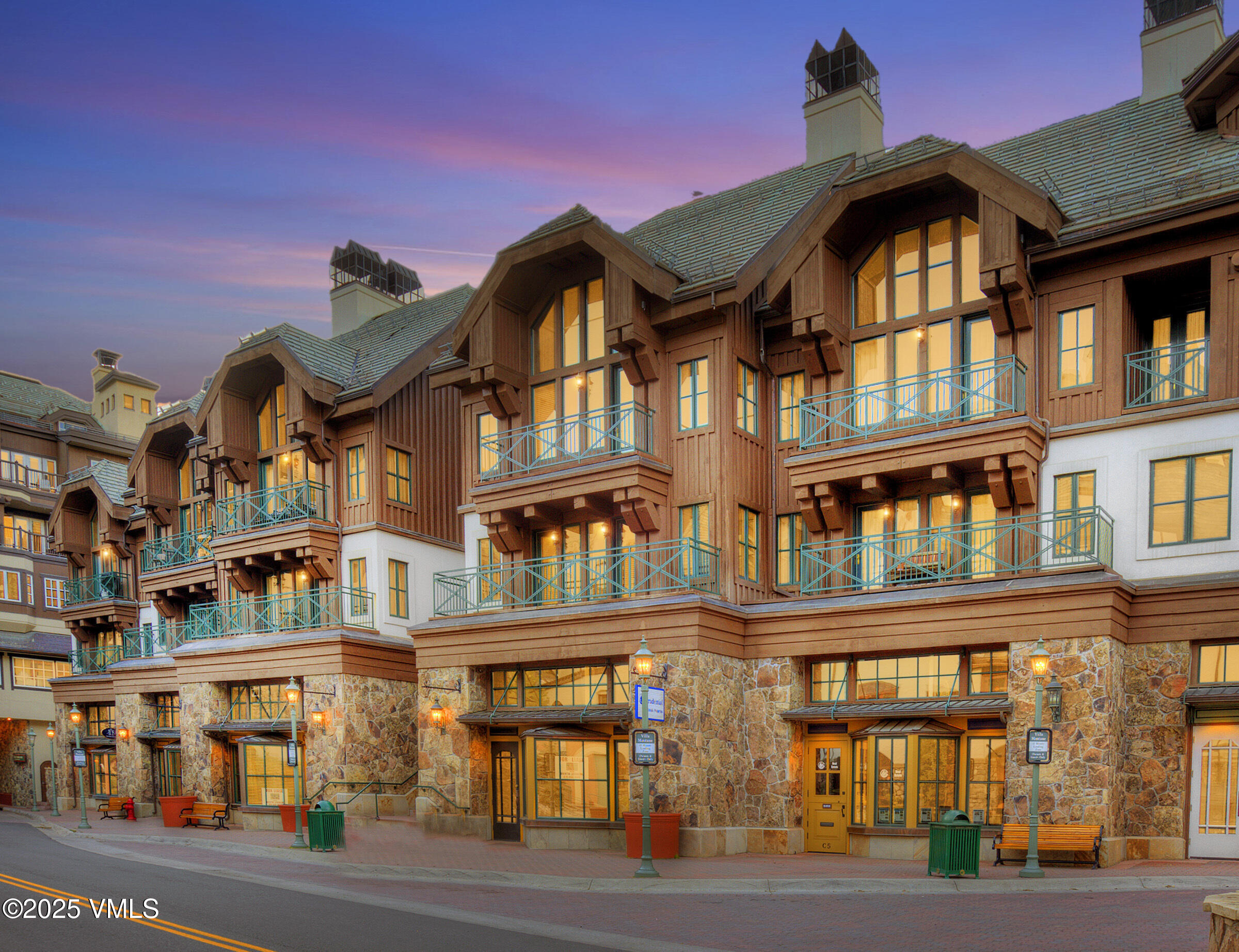 63 Avondale Lane, C-001 Property Photo 1