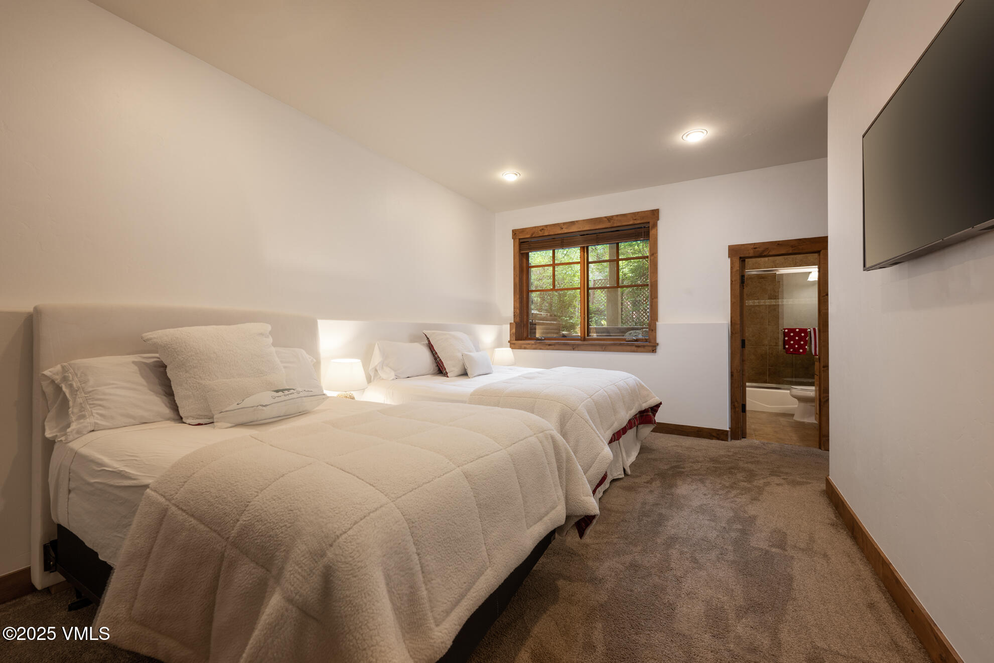 1201 Eagle Drive Property Photo 14