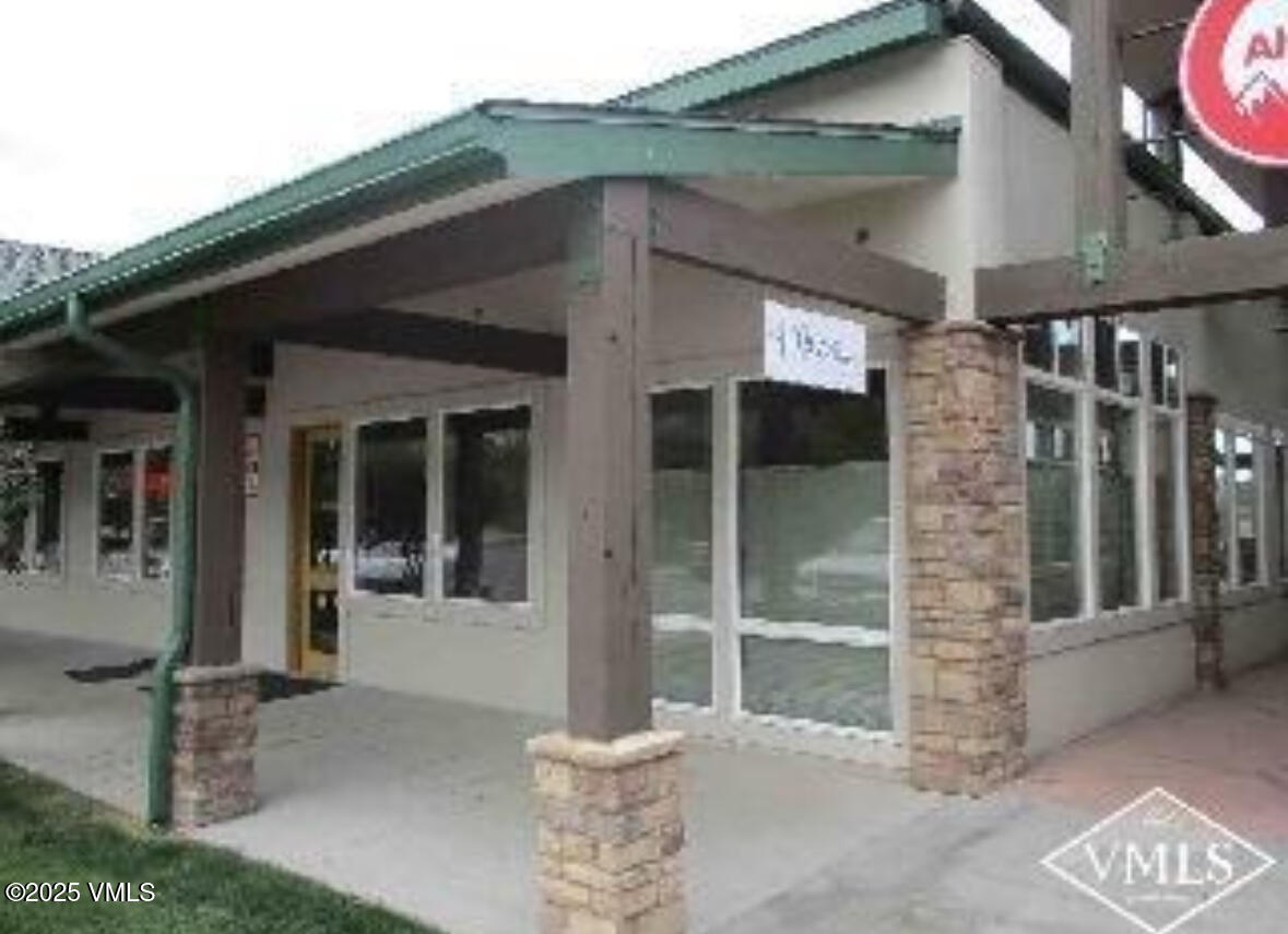 50 Chambers Avenue Property Photo 6