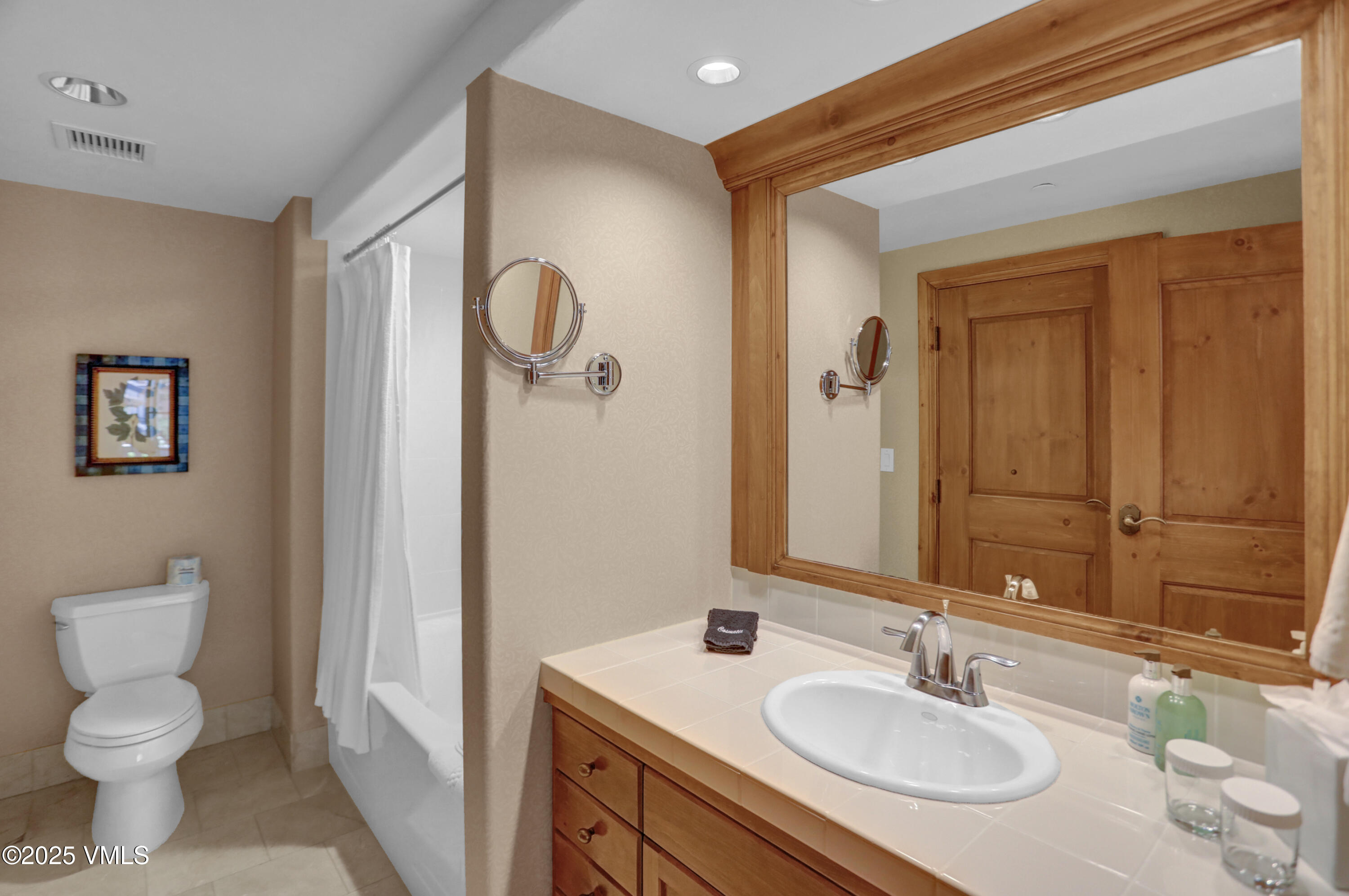 242 E Meadow Drive 303-5 Property Photo 21