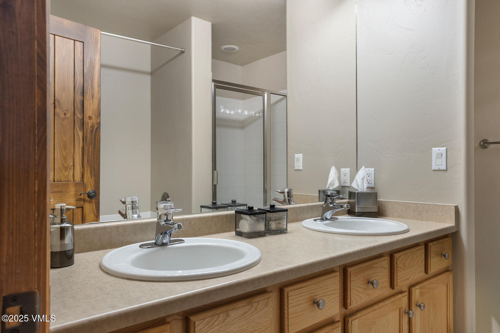 20 Millers Loop Property Photo 18