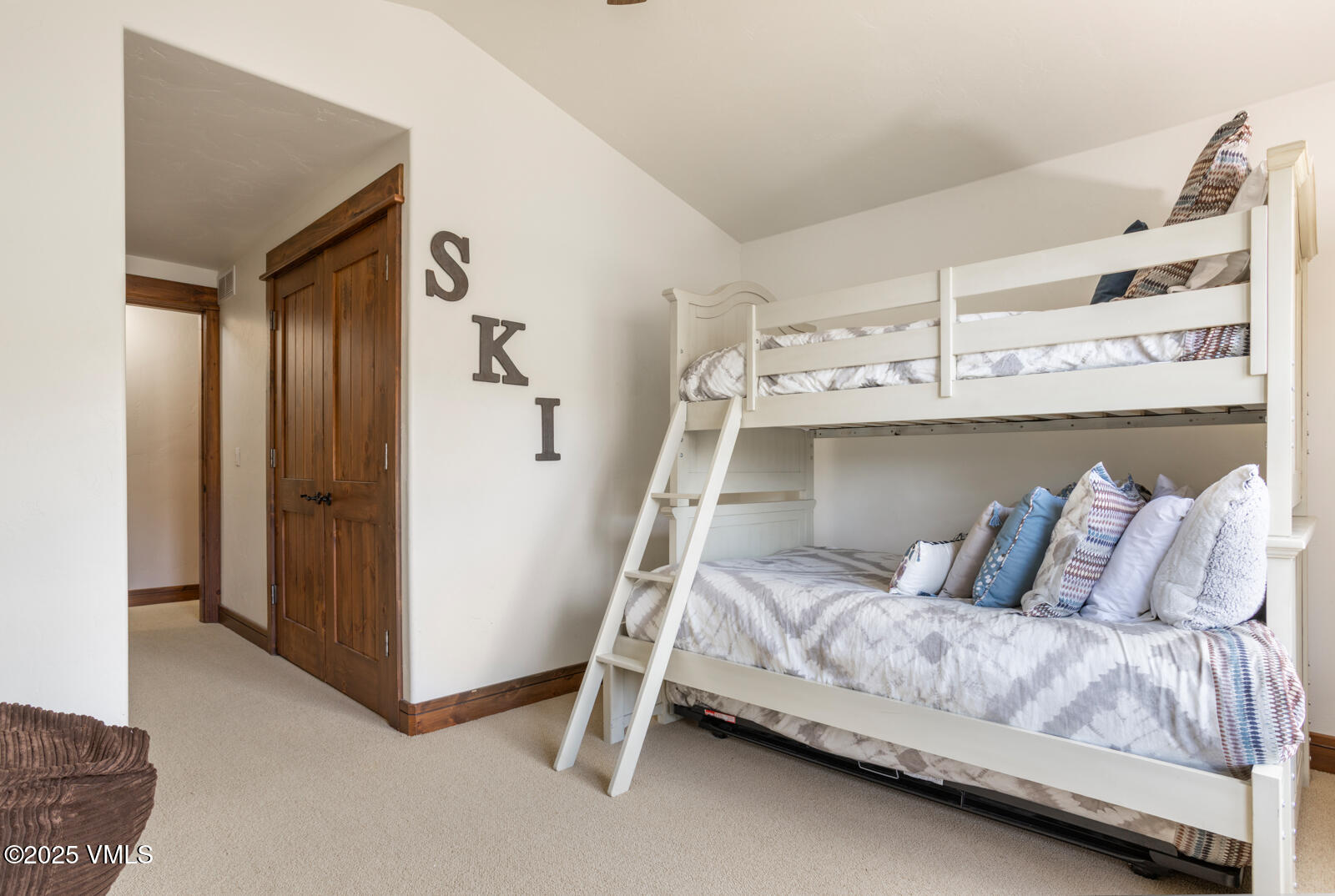 20 Millers Loop Property Photo 20