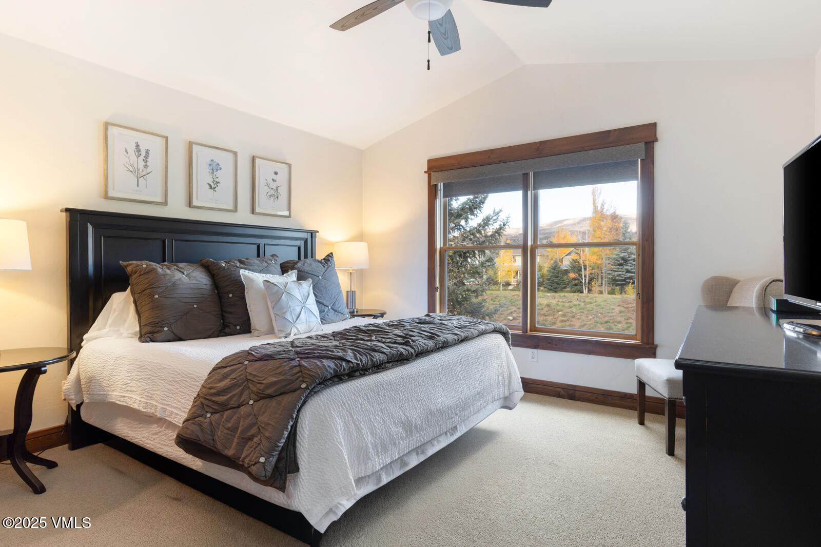 20 Millers Loop Property Photo 22