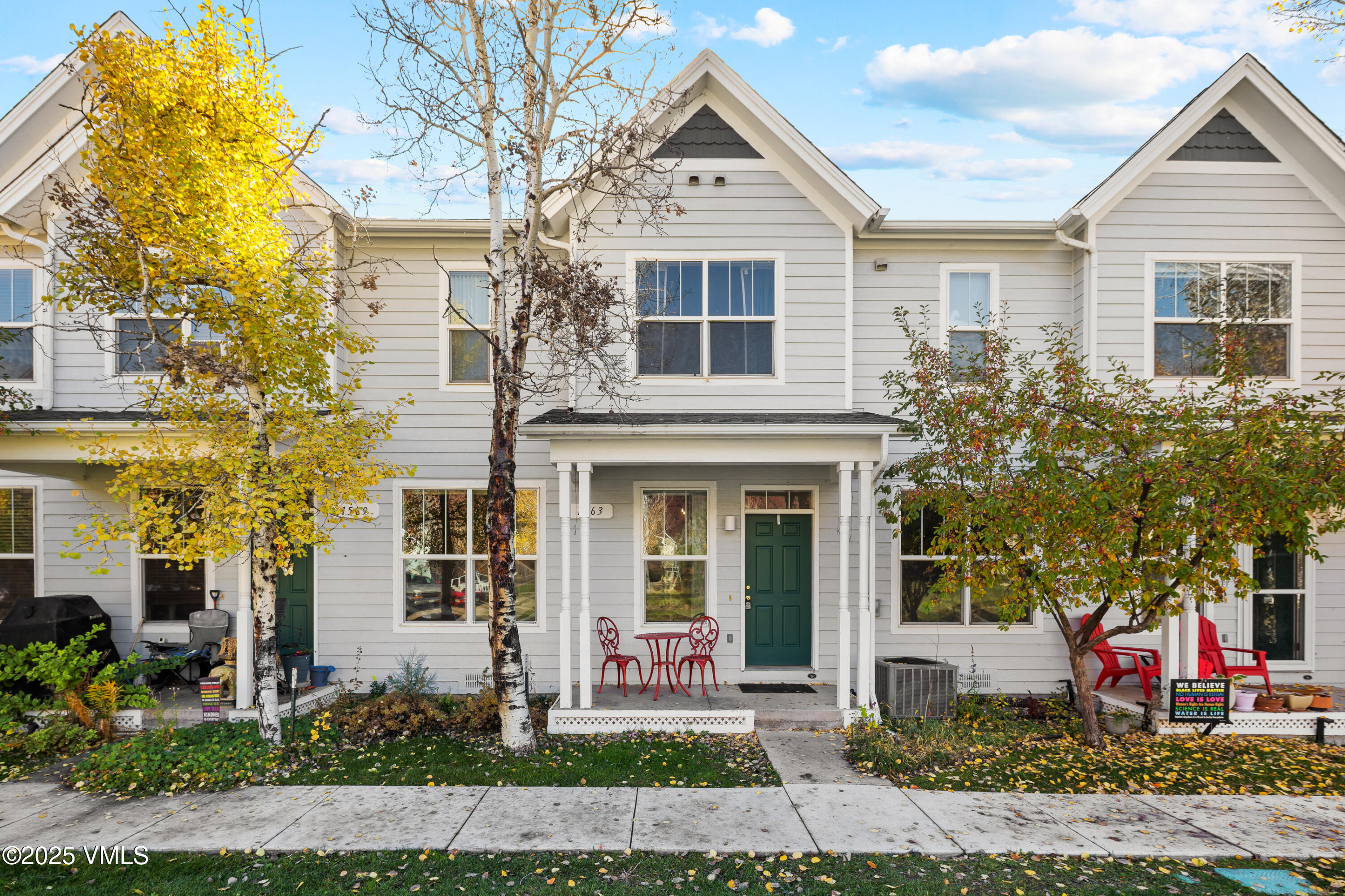 1563 Breen Alley Property Photo 2