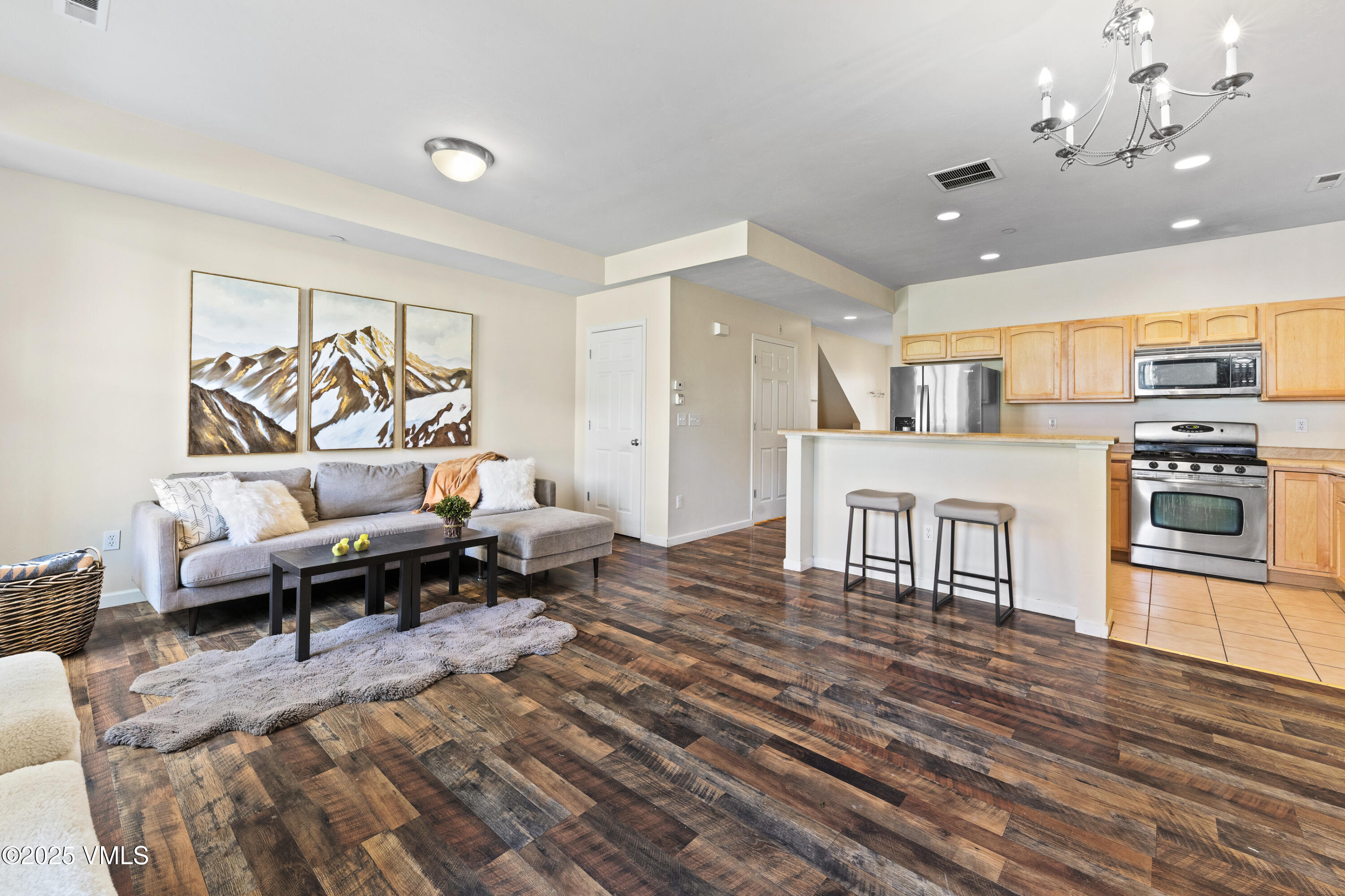 1563 Breen Alley Property Photo 6