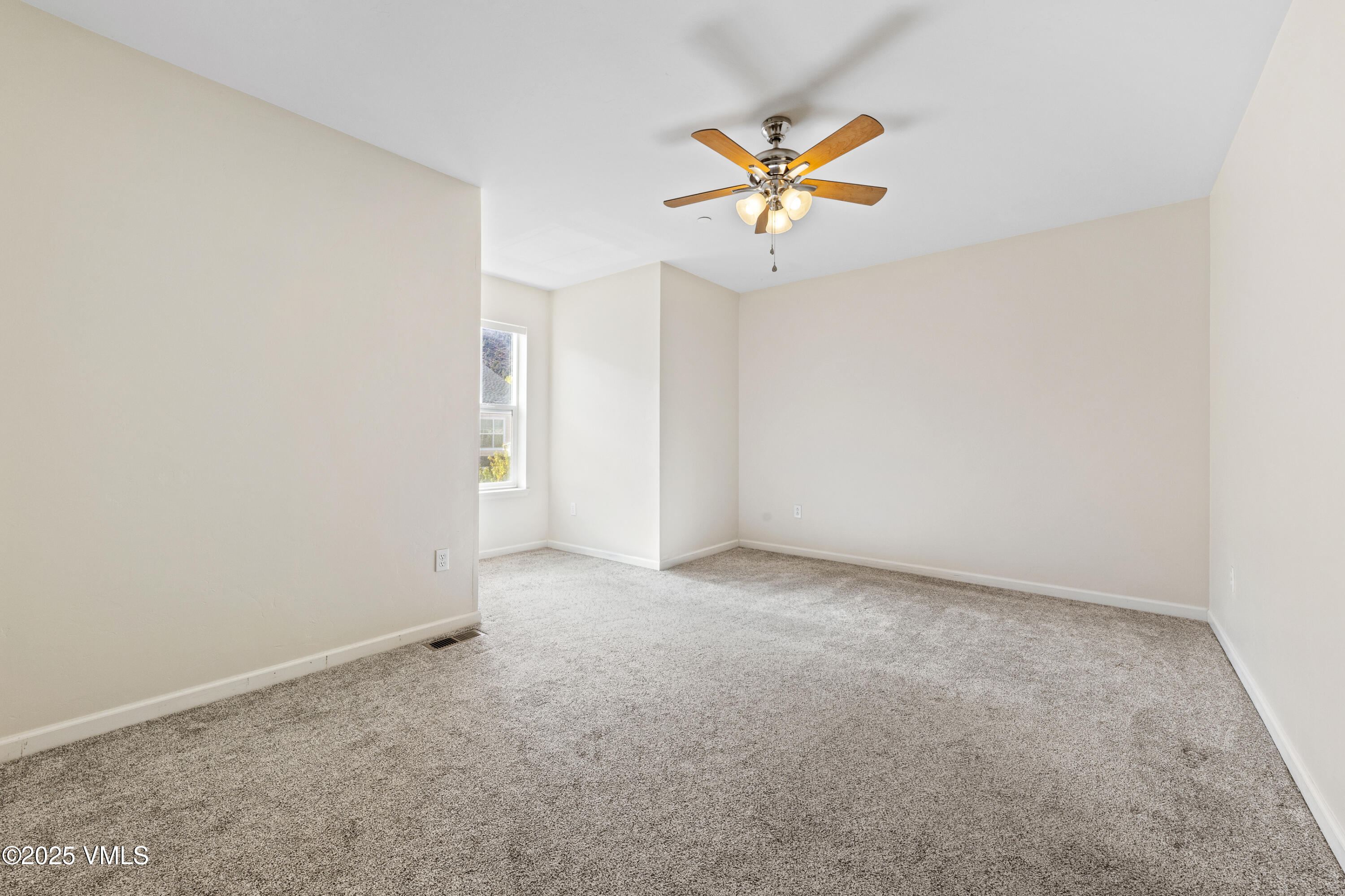 1563 Breen Alley Property Photo 23