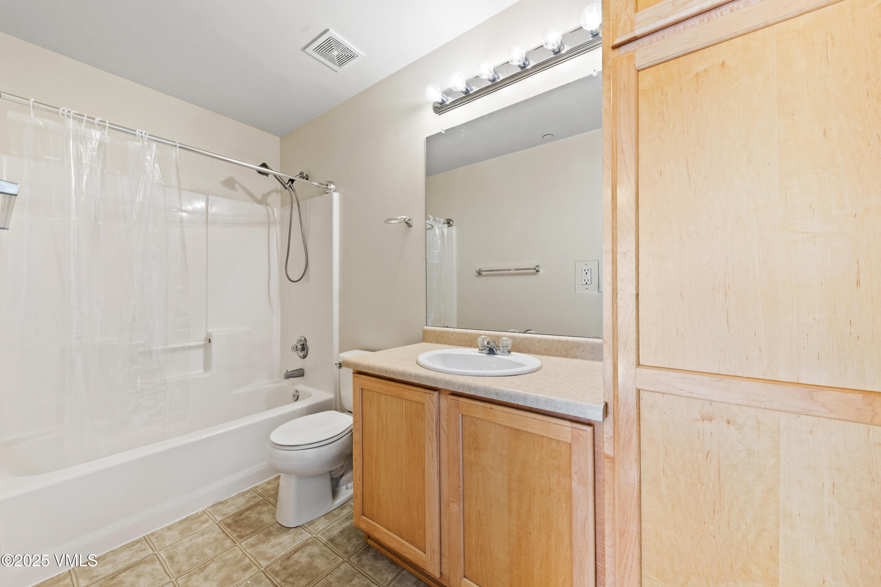 1563 Breen Alley Property Photo 26