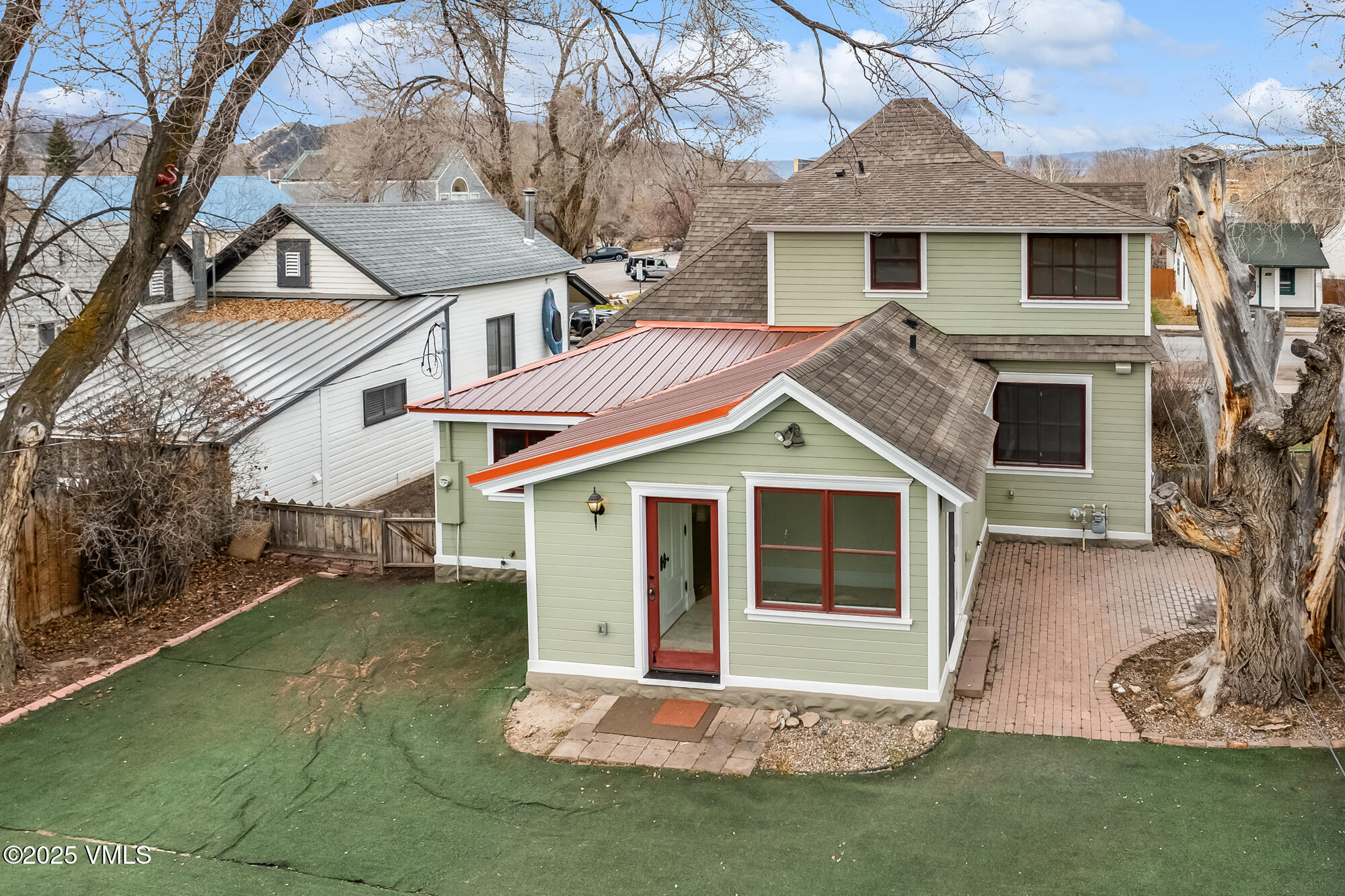 236 Capitol Street Property Photo 5