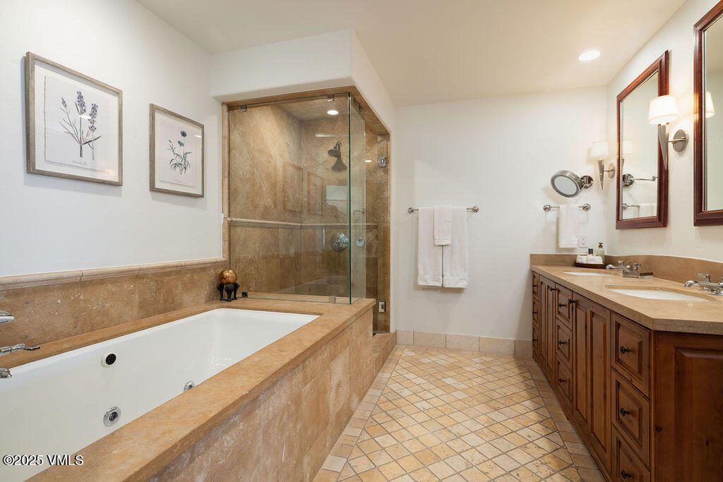 675 Lionshead Pl 642 Property Photo 14