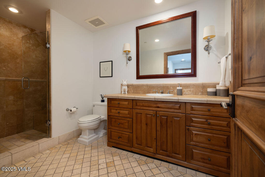 675 Lionshead Pl 642 Property Photo 22