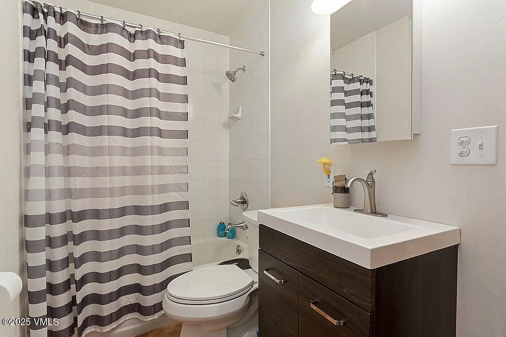 823 Edwards Village Boulevard 3 Property Photo 21