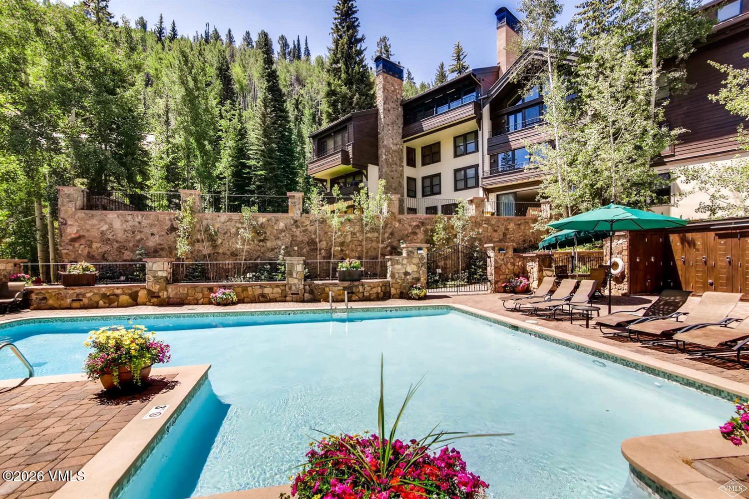 600 Vail Valley Drive B-10 Property Photo 1