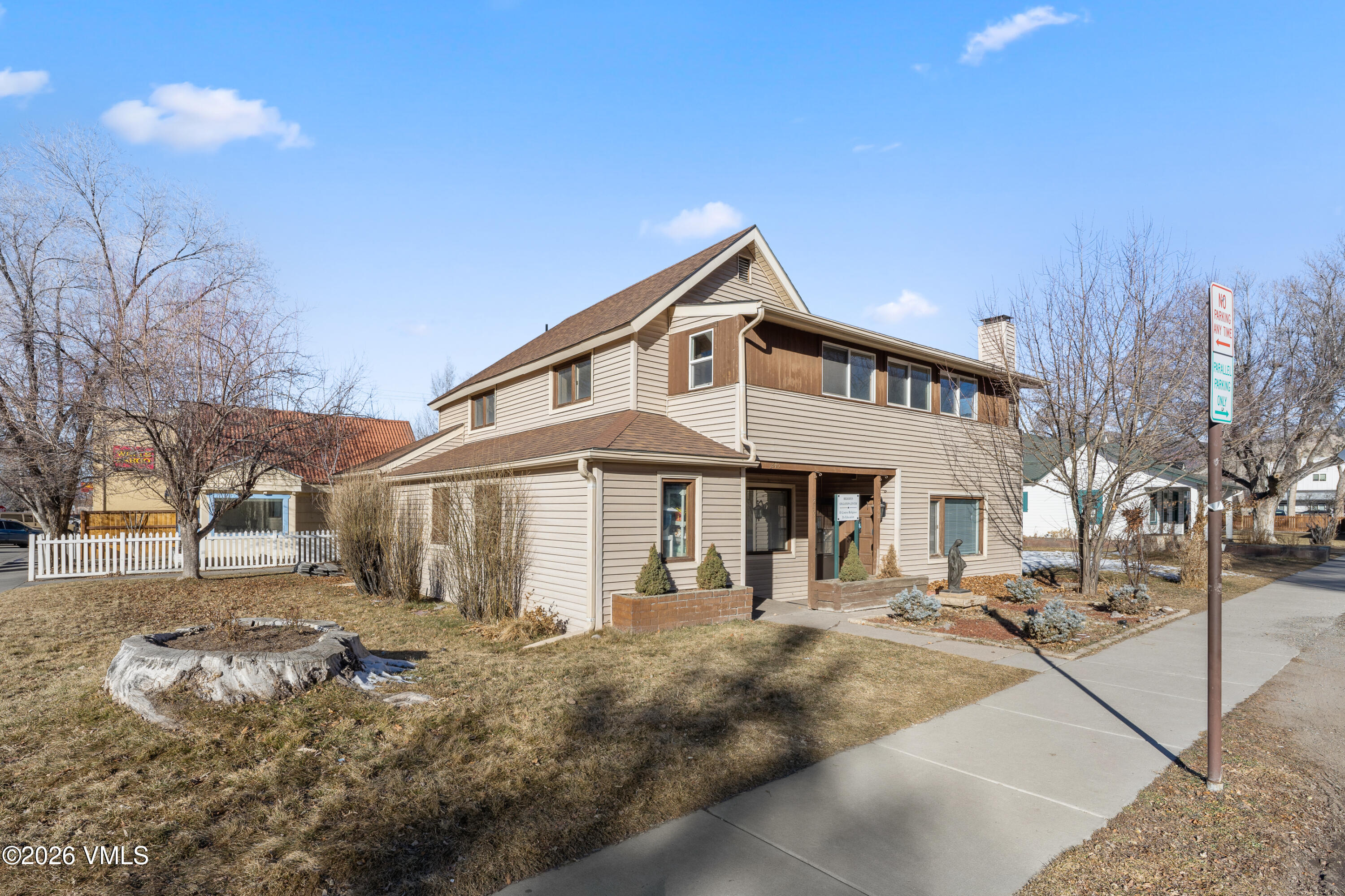 215 Capitol Street Property Photo 16