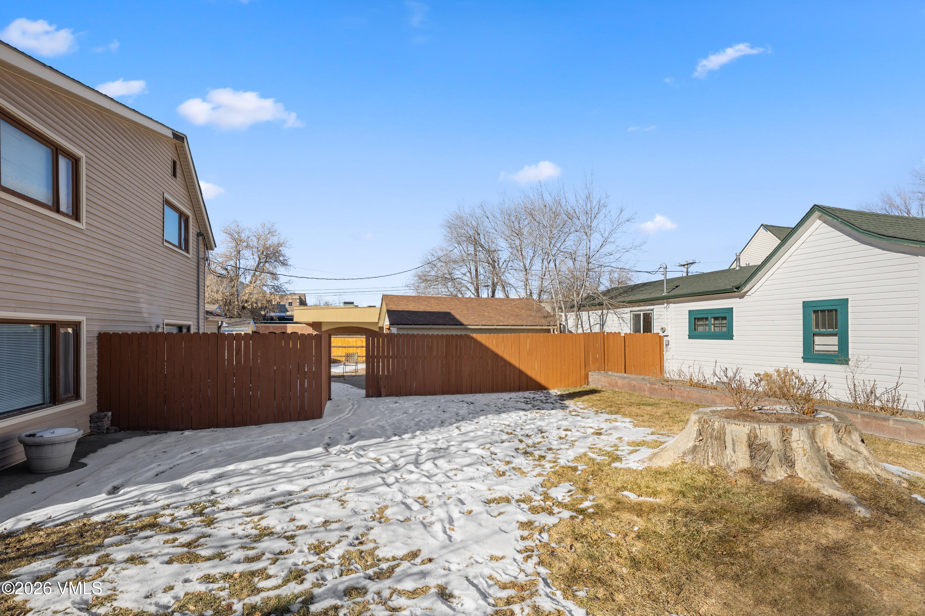 215 Capitol Street Property Photo 27