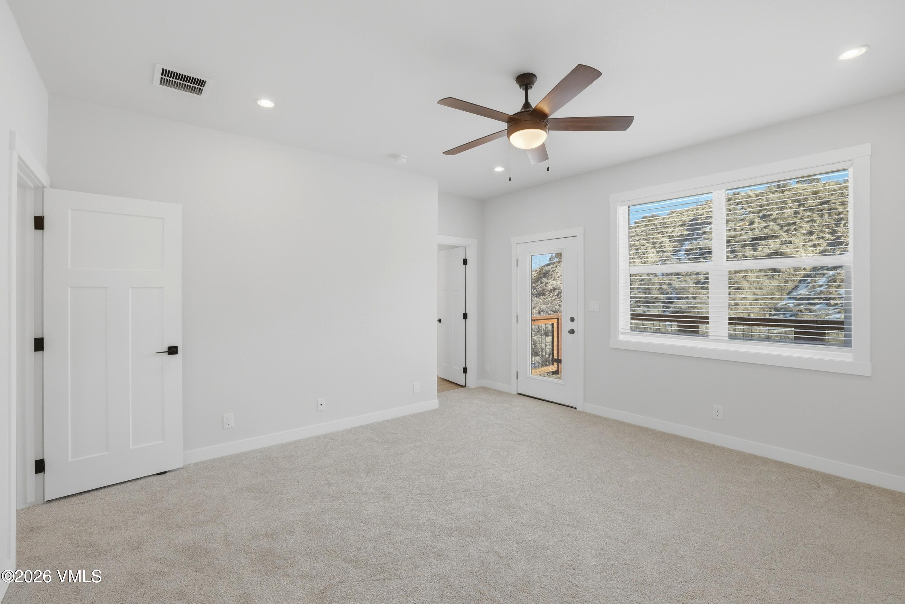 378 Bluffs Drive Property Photo 19