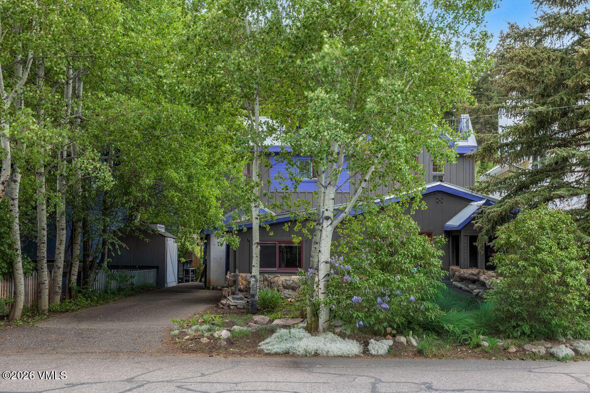 449 Pine Street Property Photo 2