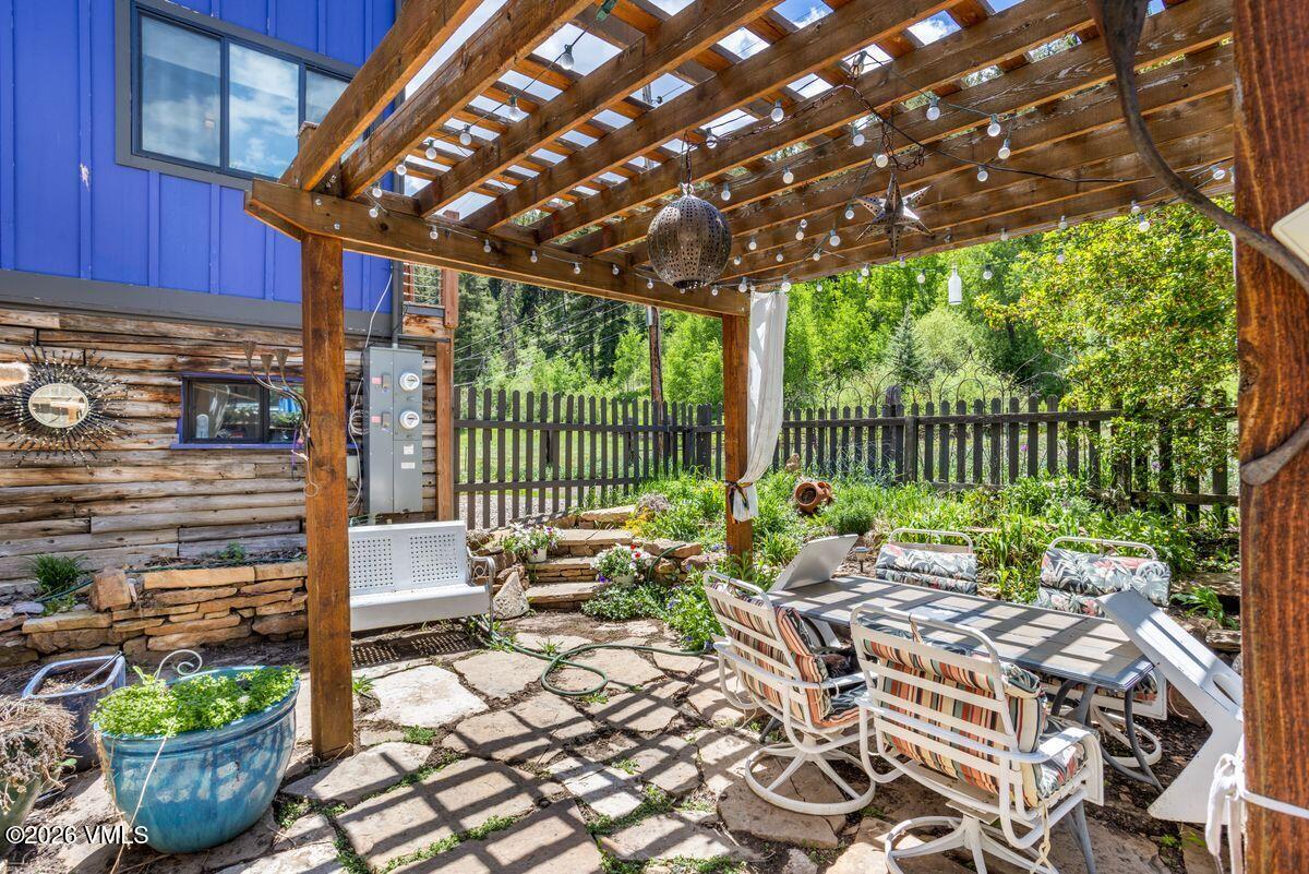 449 Pine Street Property Photo 40