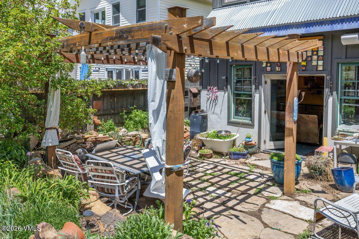 449 Pine Street Property Photo 41