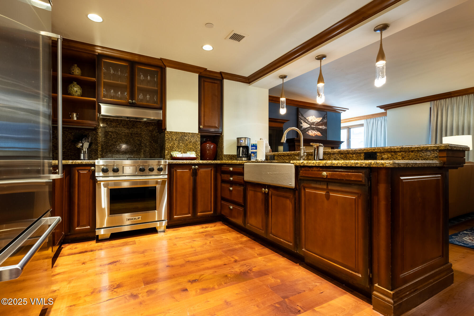100 E Thomas 4053-52 Property Photo 5