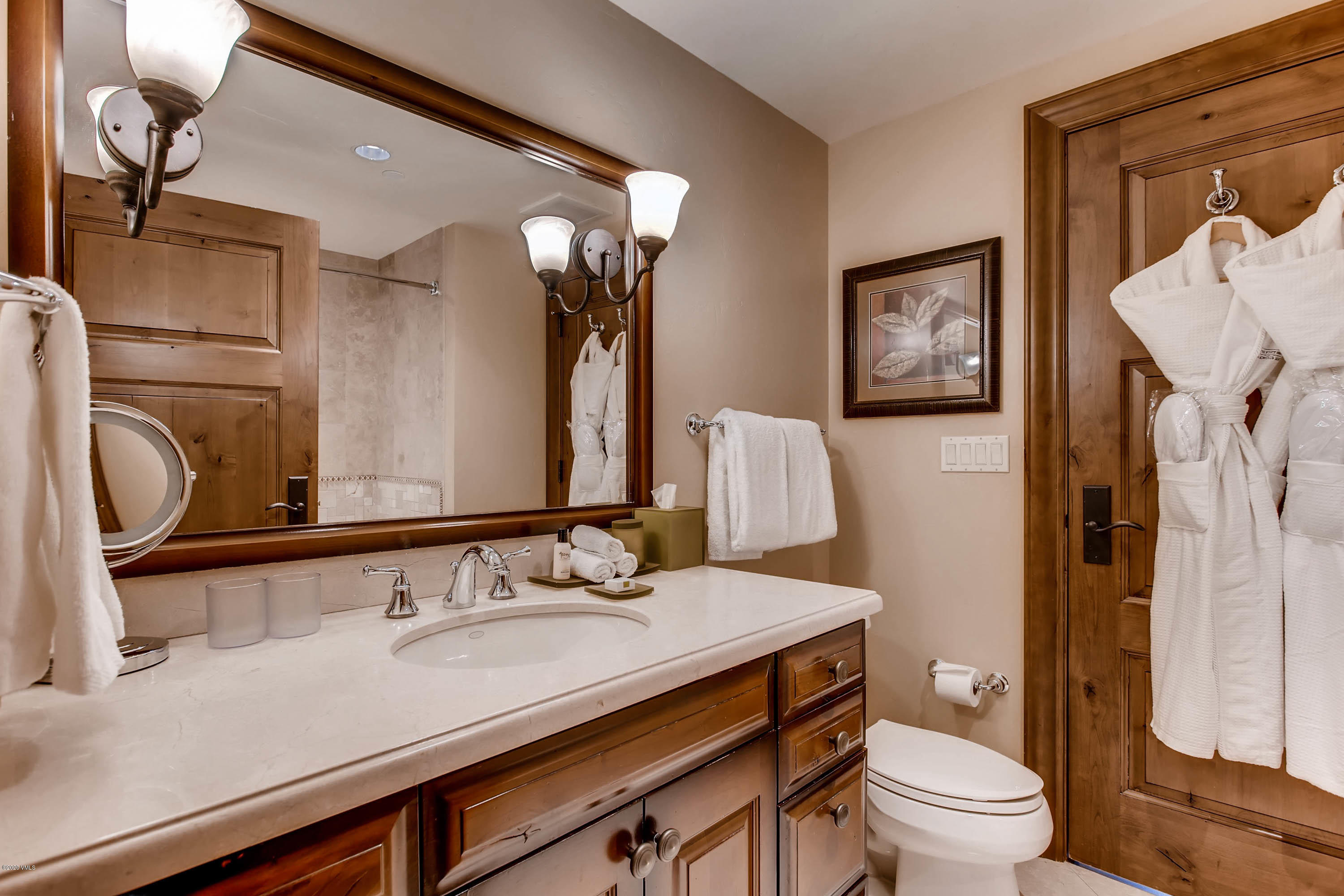 100 E Thomas 4053-52 Property Photo 8