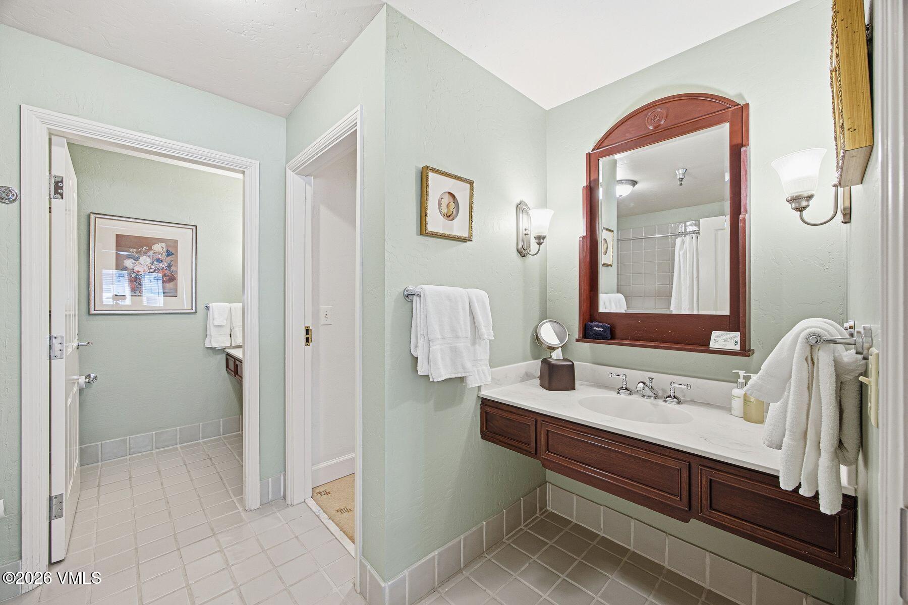 76 Avondale Lane L-206 Property Photo 8