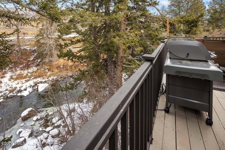 57 E Riverside Road Property Photo 1