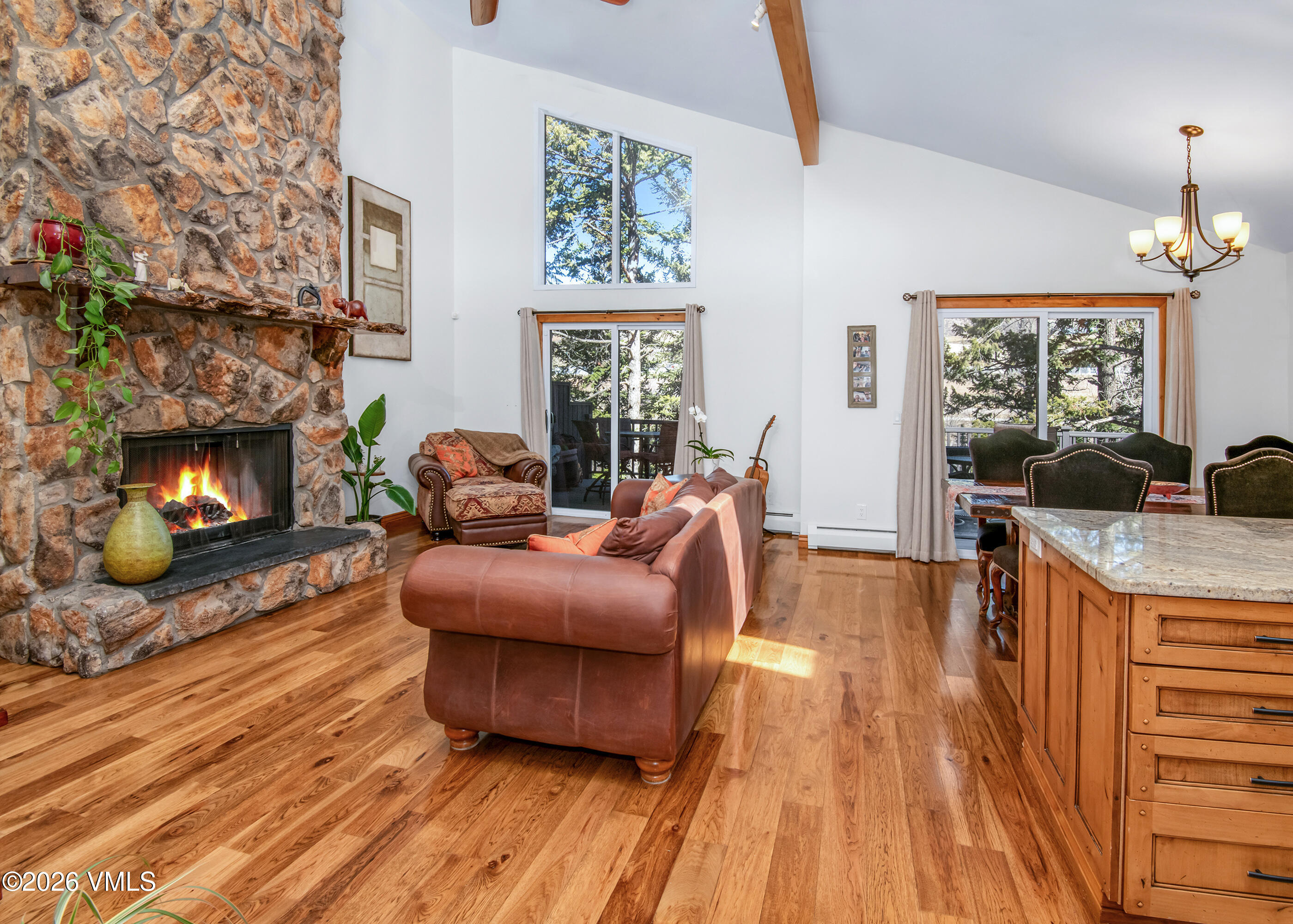 57 E Riverside Road Property Photo 12