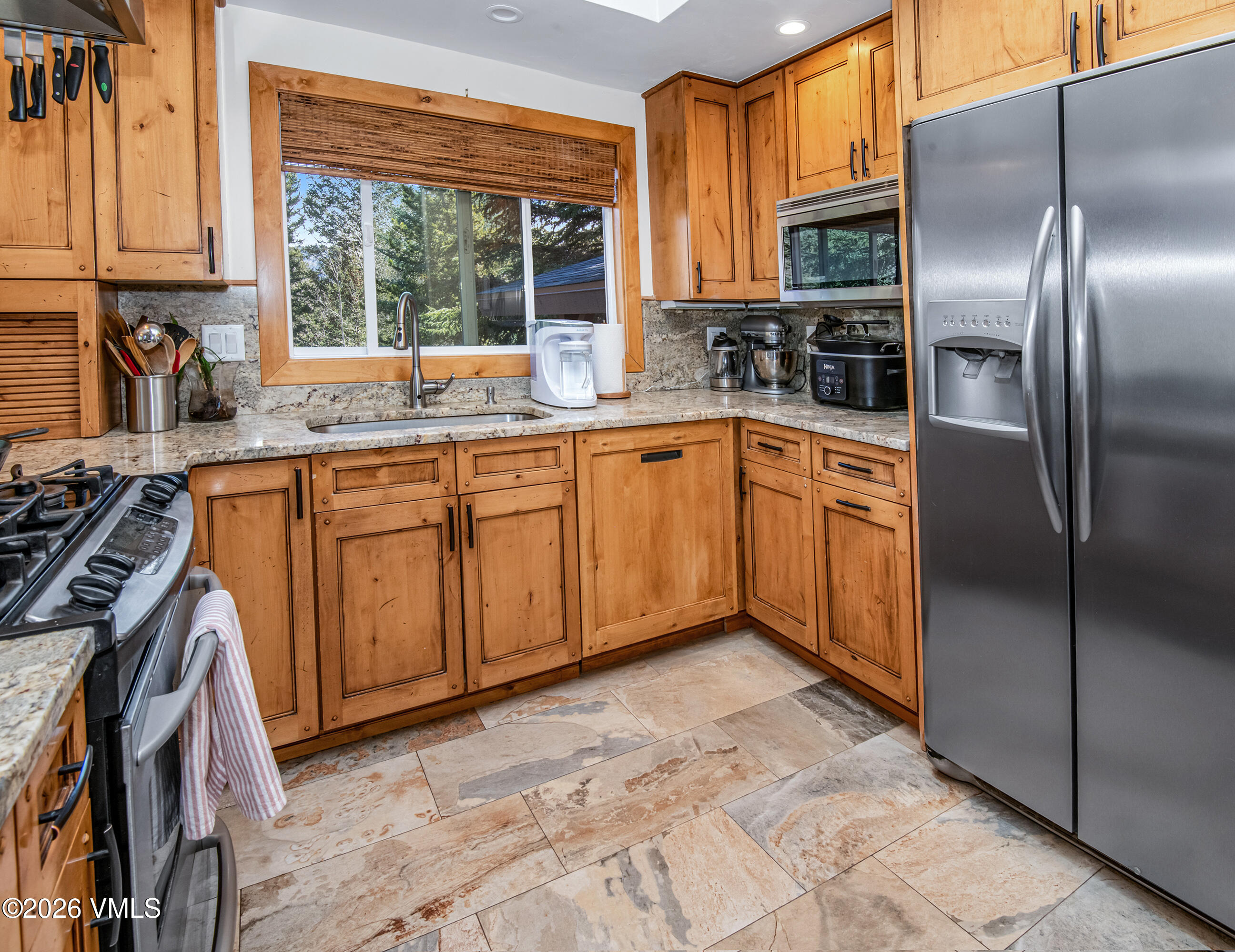 57 E Riverside Road Property Photo 15
