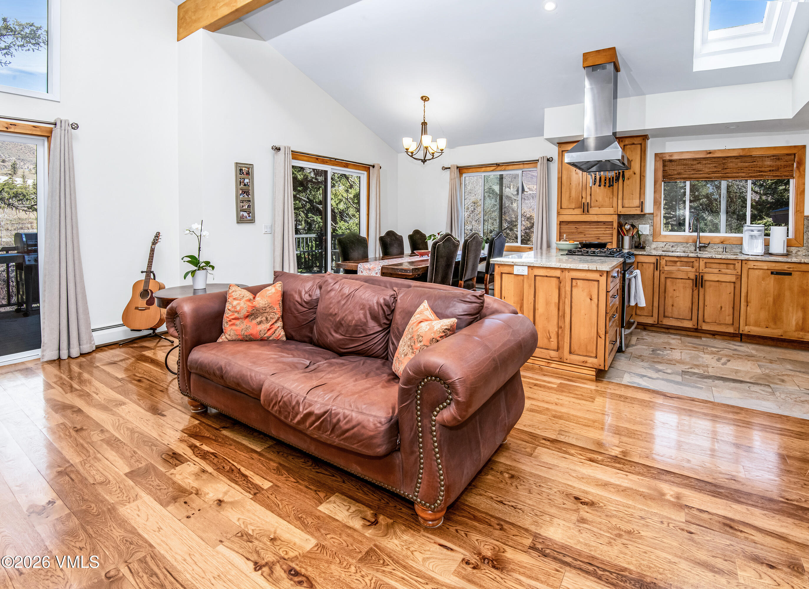 57 E Riverside Road Property Photo 20