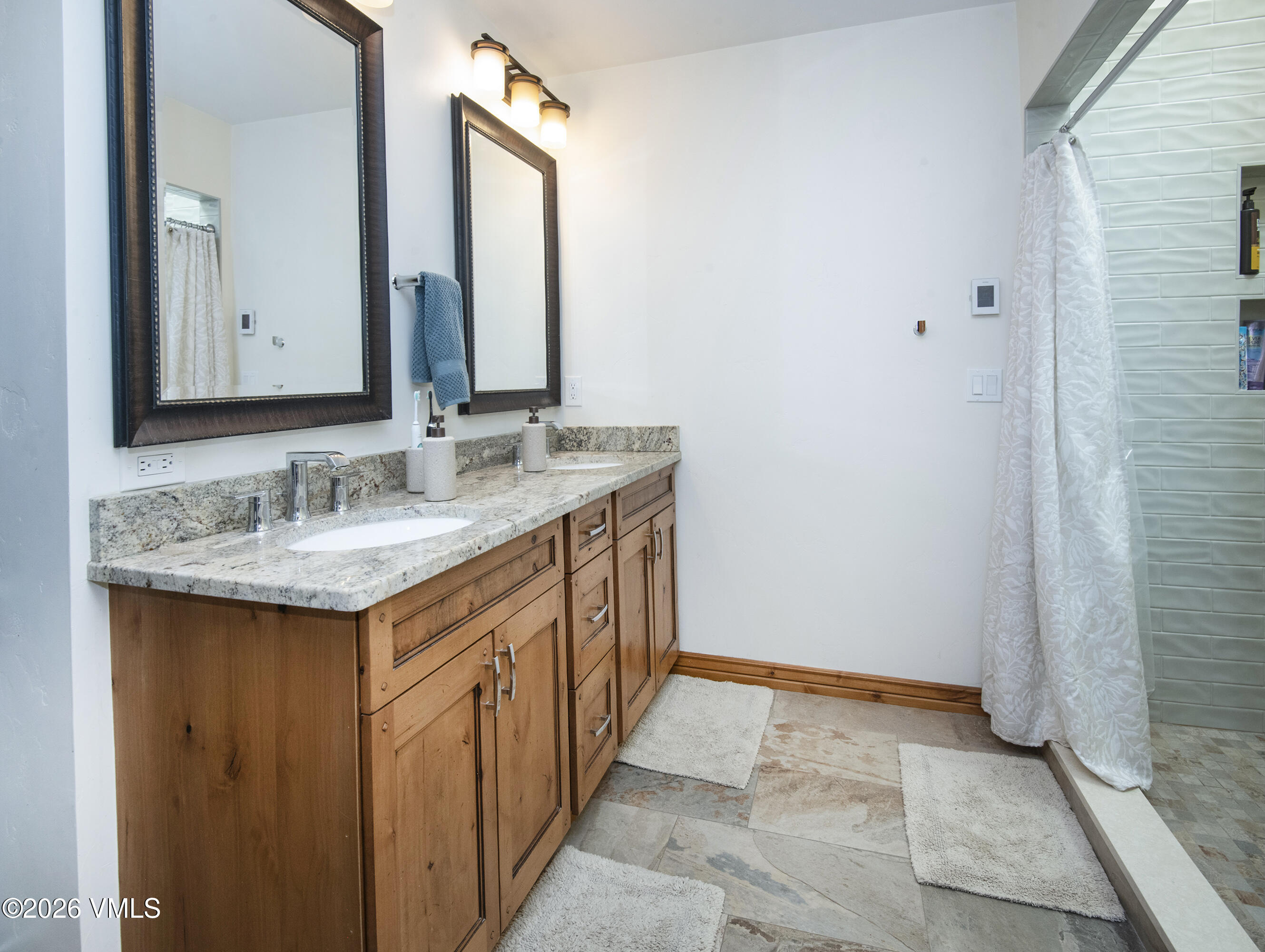 57 E Riverside Road Property Photo 33