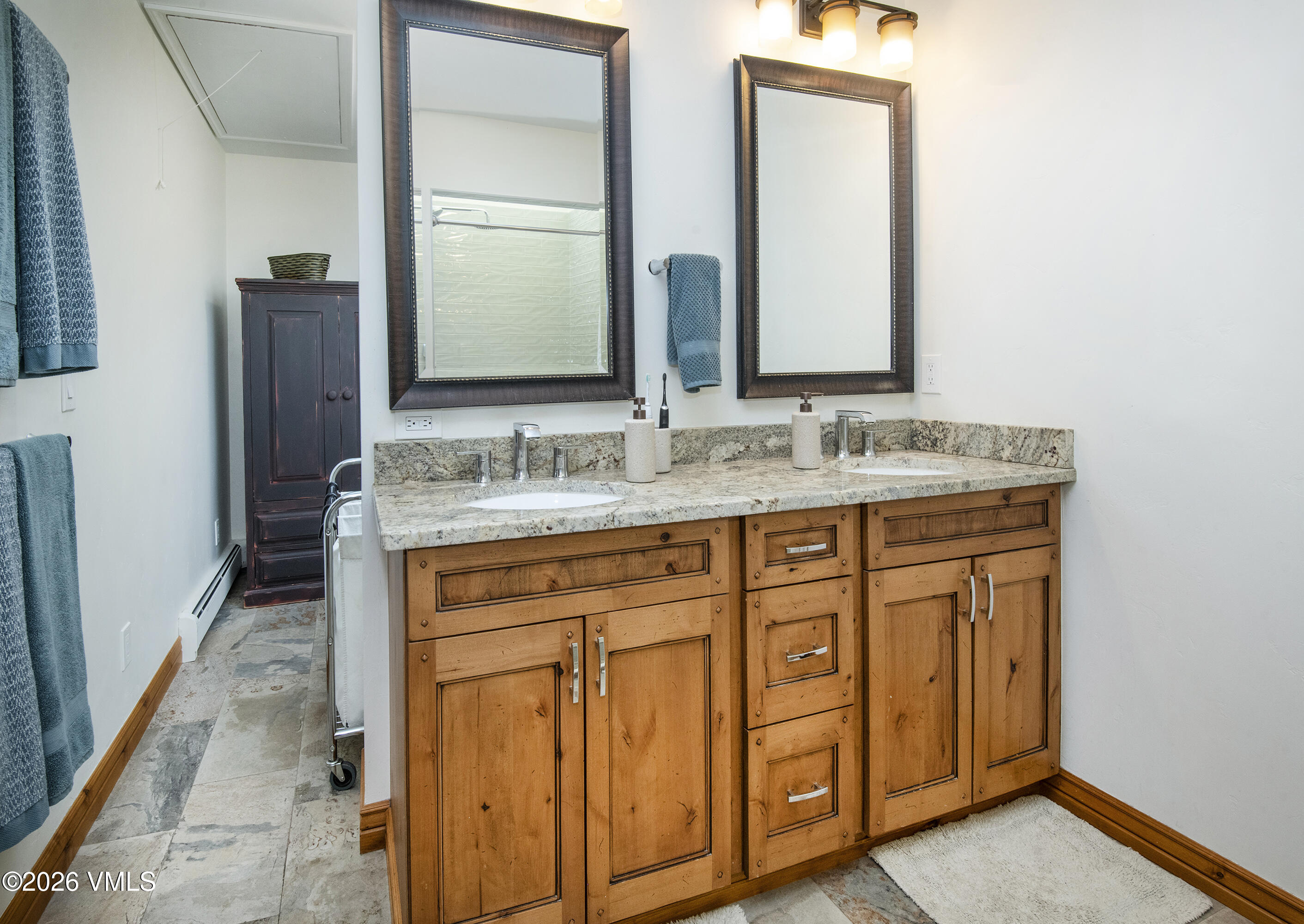 57 E Riverside Road Property Photo 34