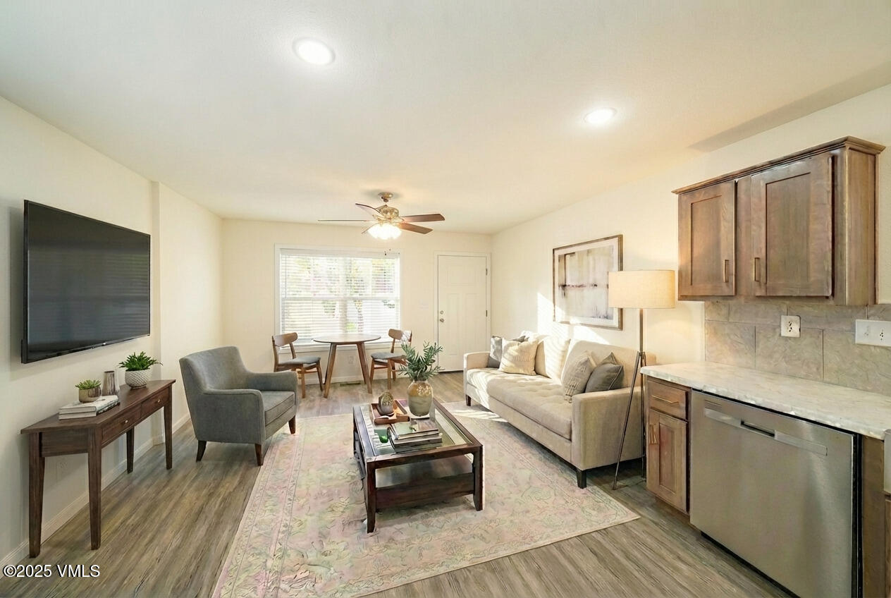 70 Buffalo Circle 14 Property Photo 4
