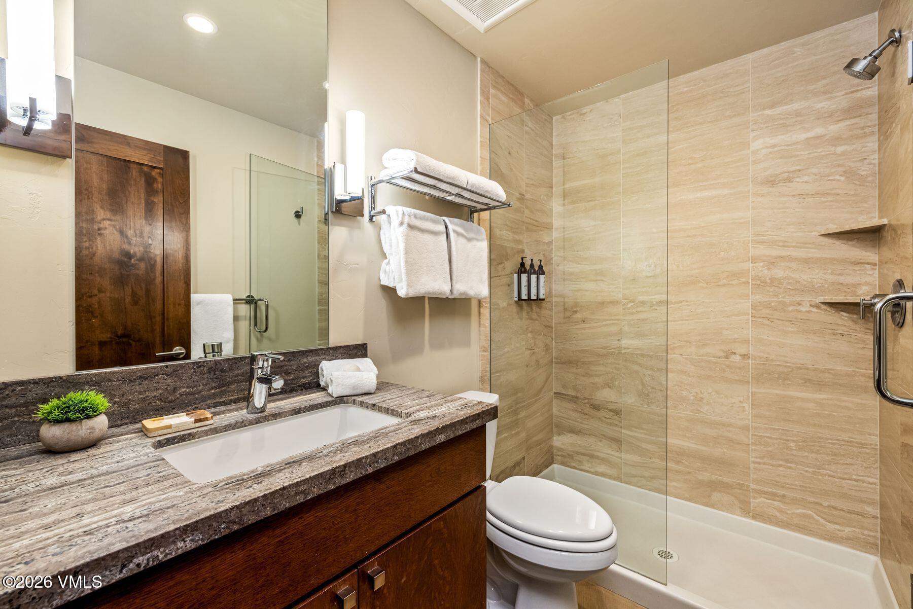 137 Benchmark Road 518 Property Photo 28