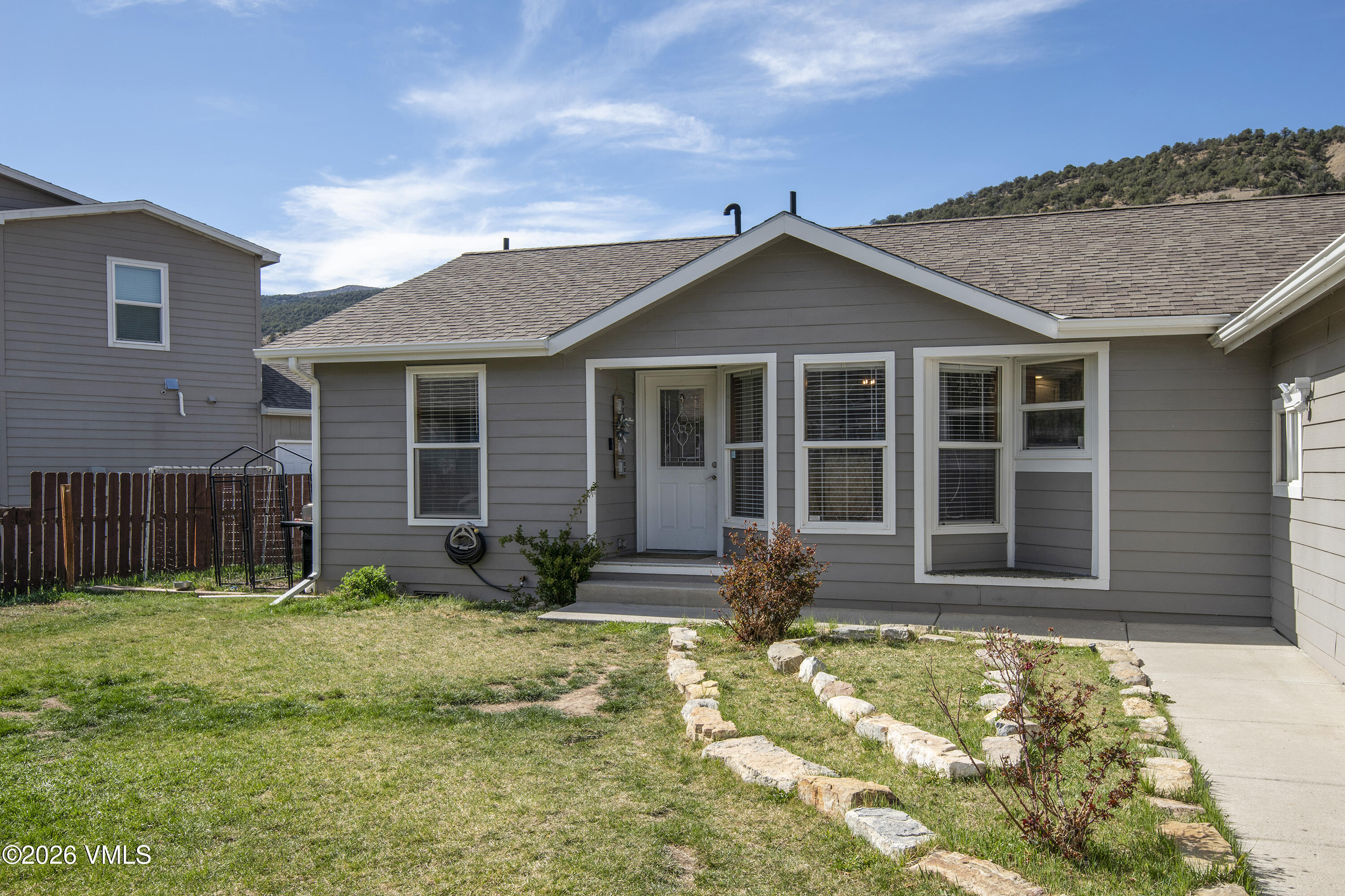 102 Cut Throat Loop Property Photo 1