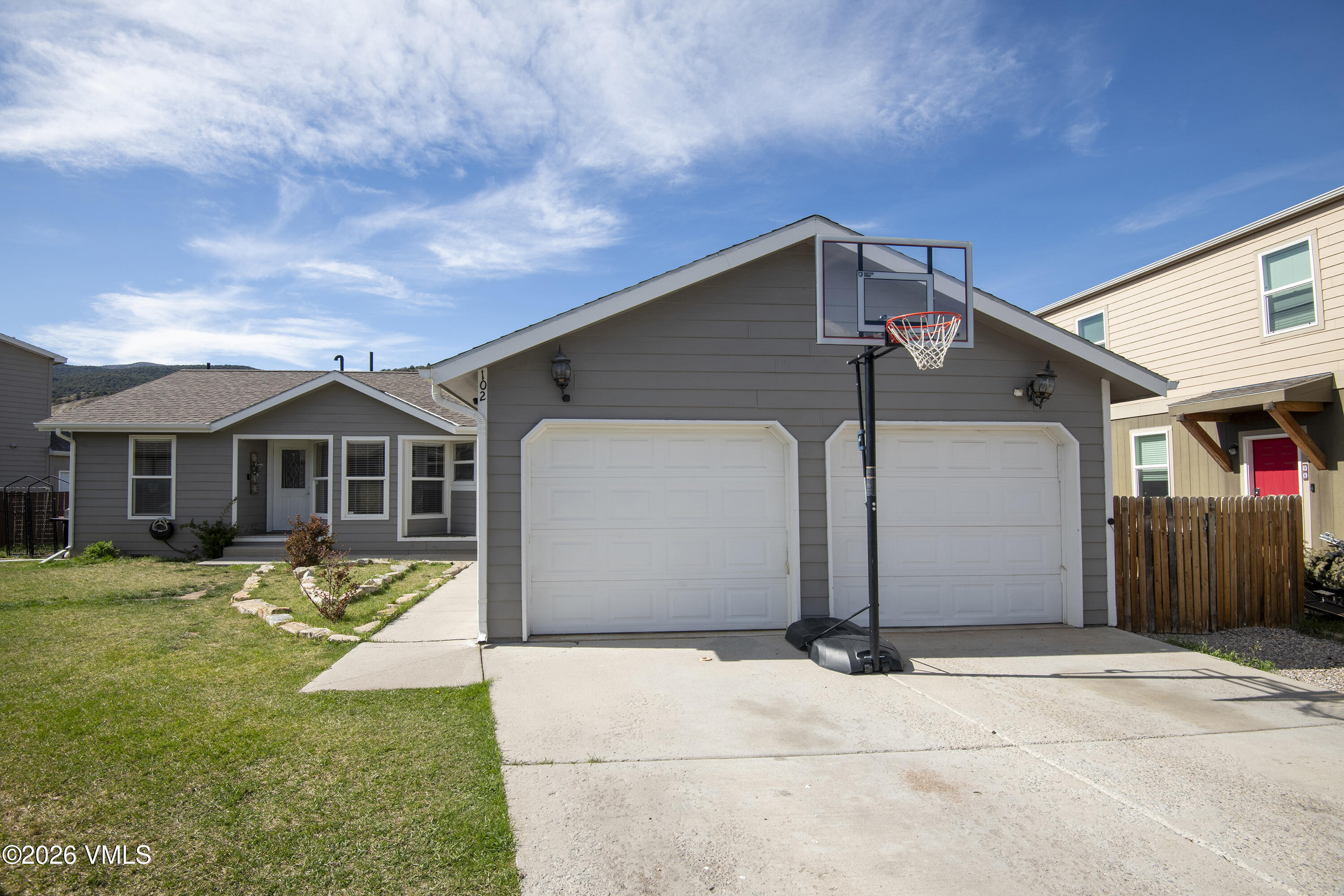 102 Cut Throat Loop Property Photo 2