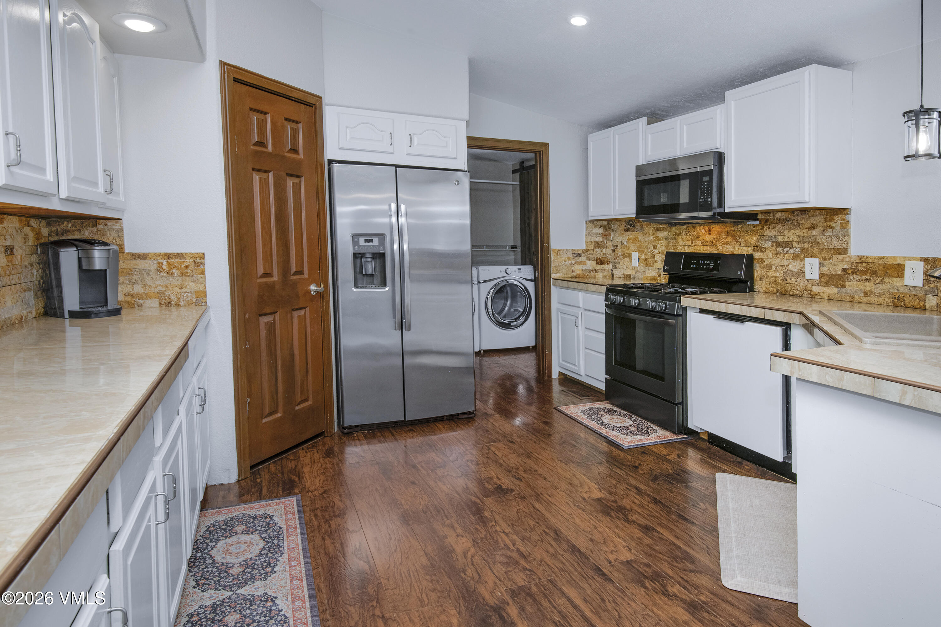 102 Cut Throat Loop Property Photo 5