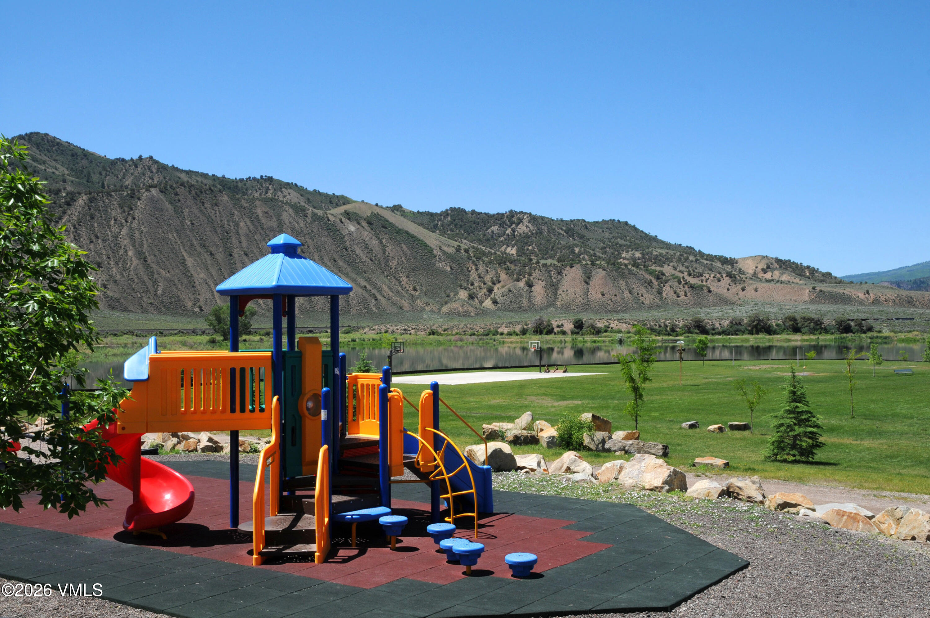 102 Cut Throat Loop Property Photo 36