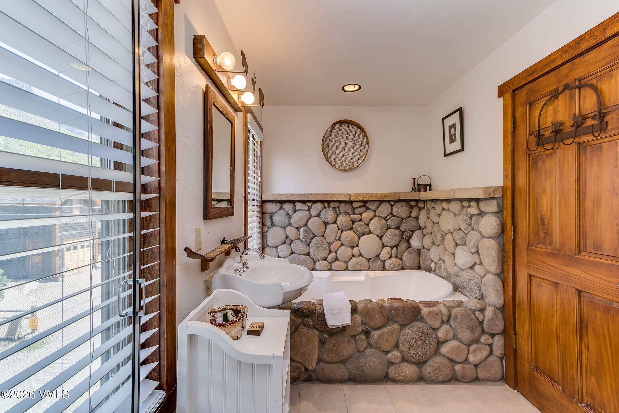 1013945 Property Photo 13