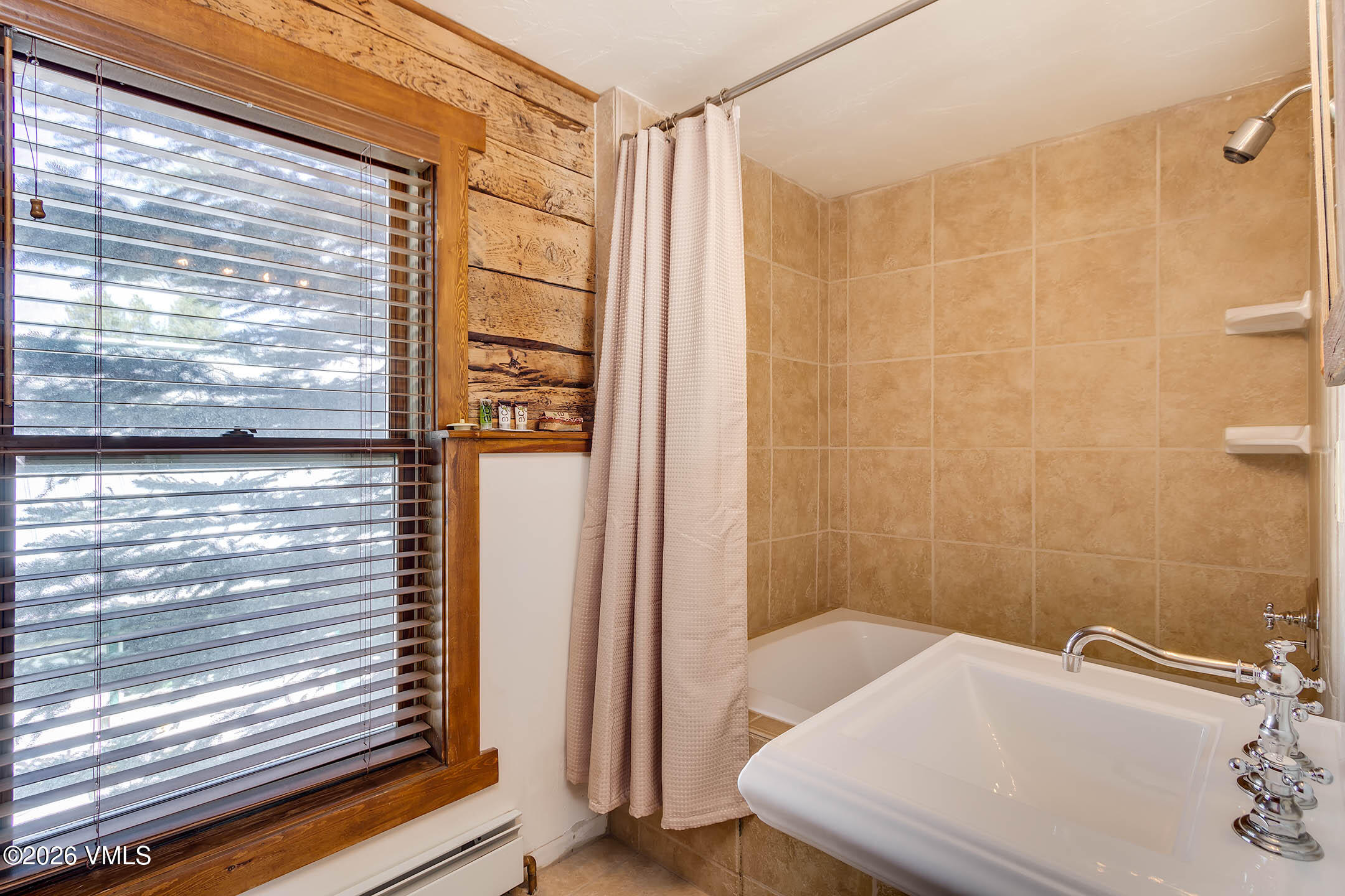 1013945 Property Photo 23
