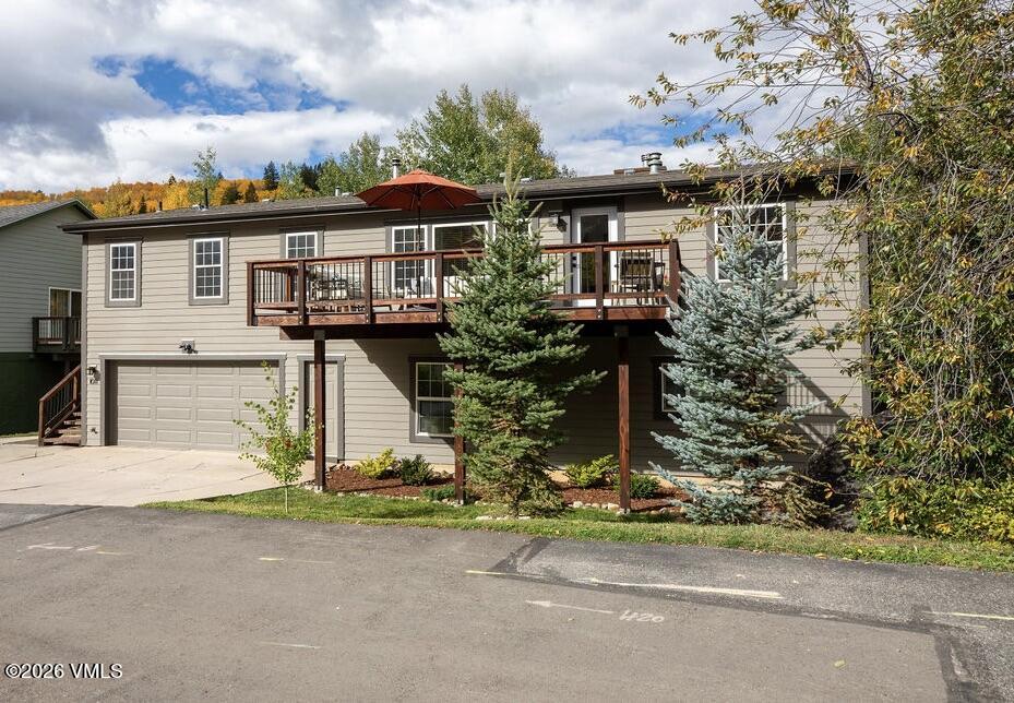1011 Mountain Drive Property Photo 1