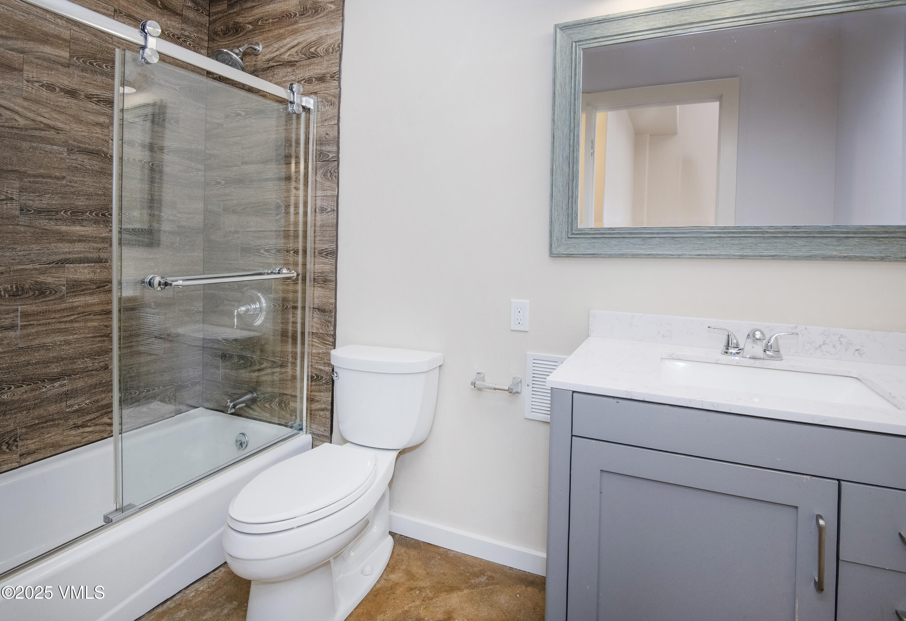 300 First Street B Property Photo 19