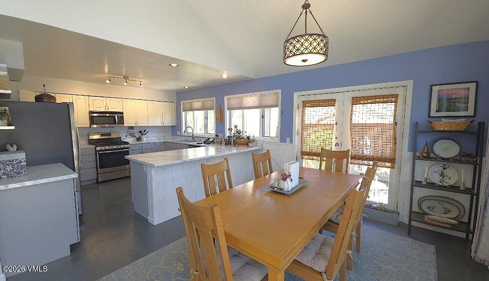 718 Bull Run Property Photo 4