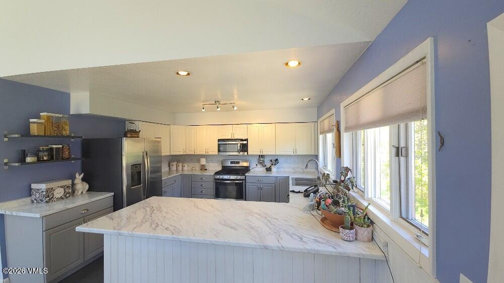 718 Bull Run Property Photo 6