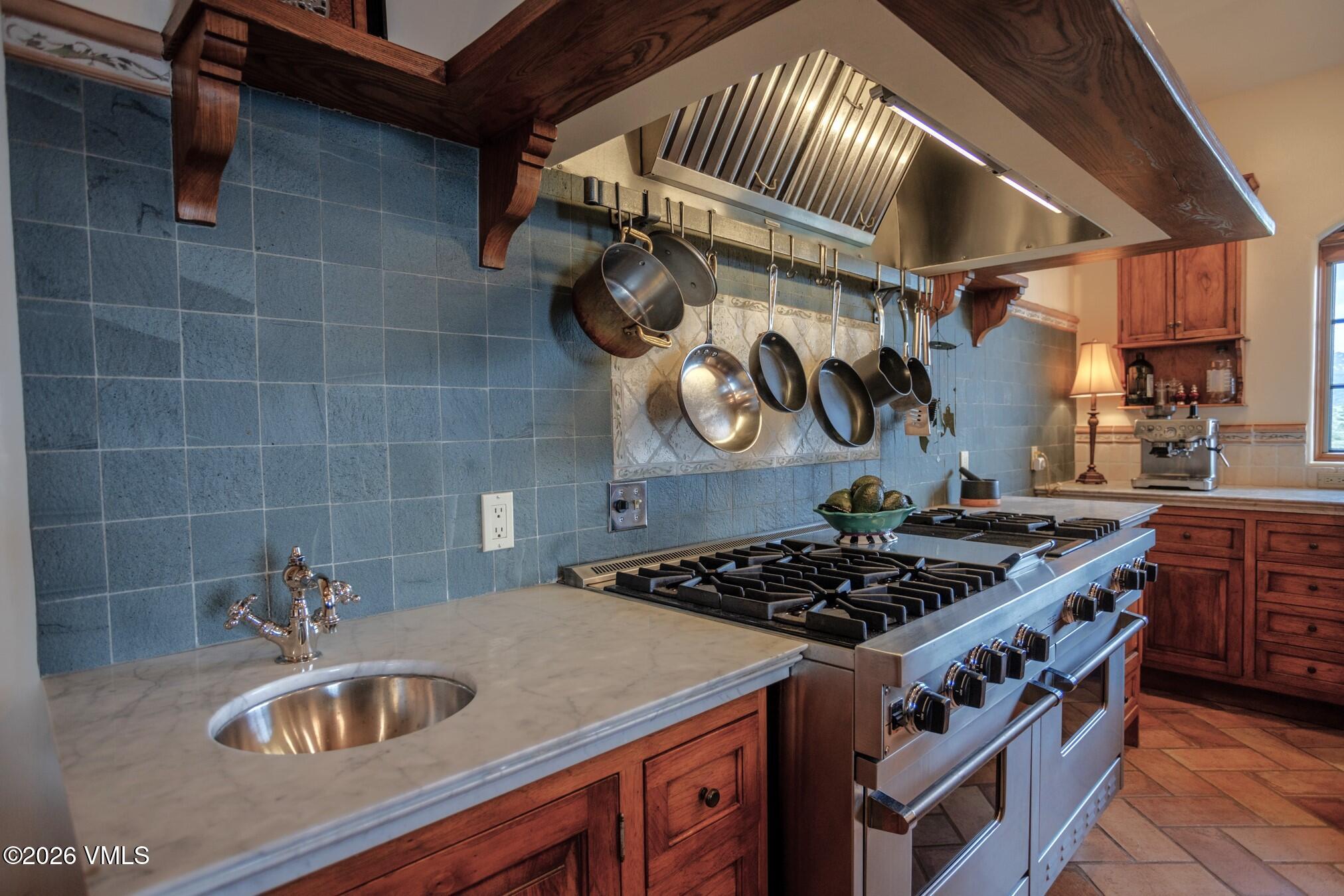 6903 Bellyache Ridge Road Property Photo 11