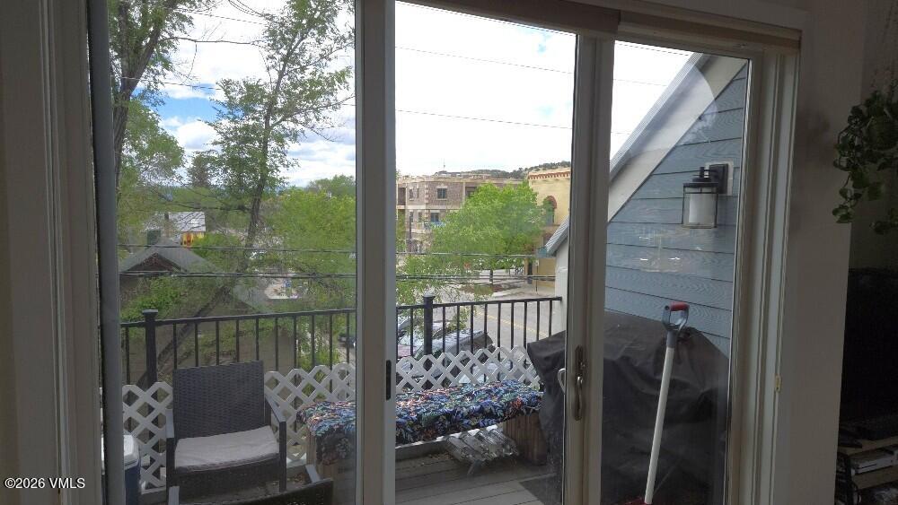120 E 3rd Street Property Photo 19