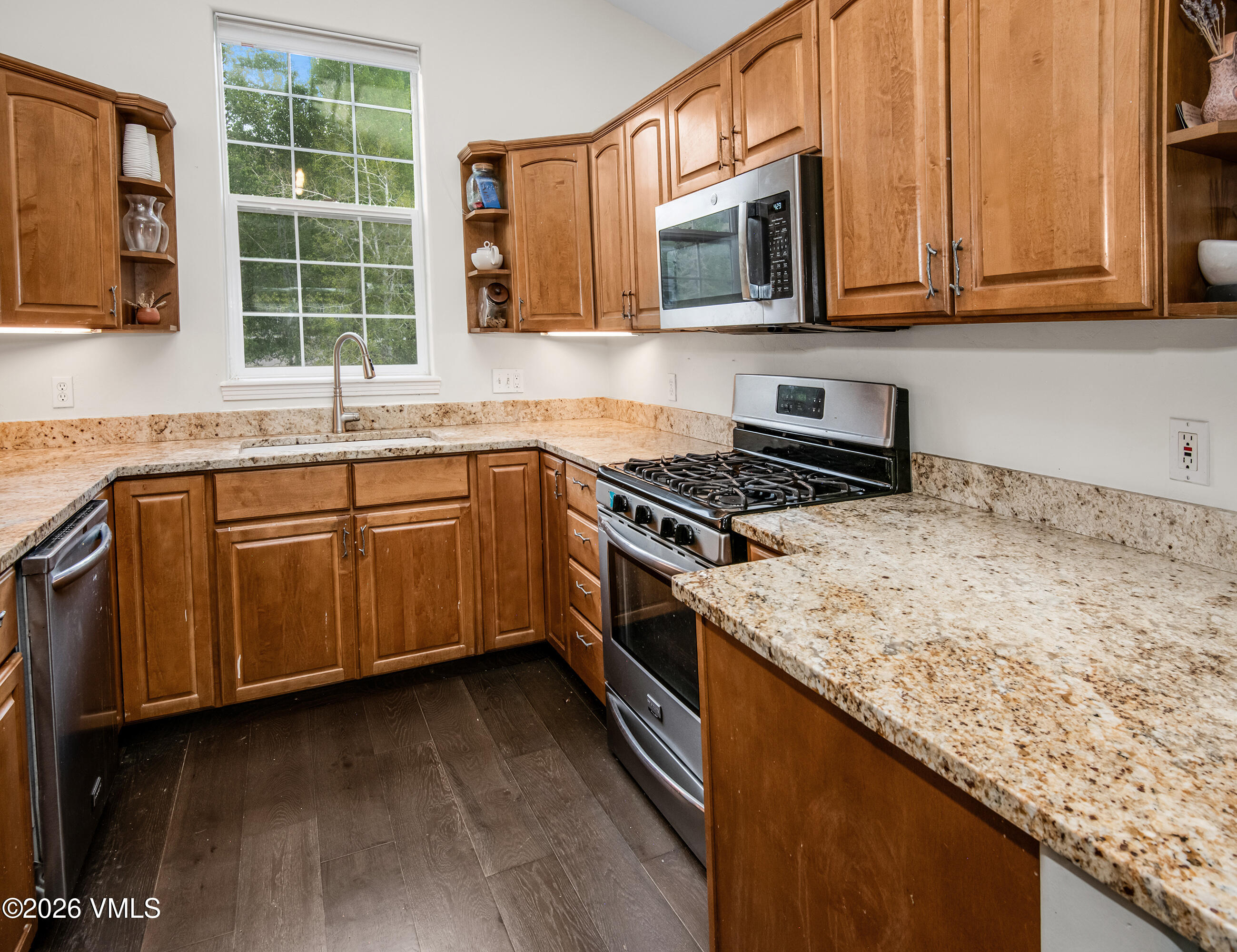 2485 Old Trail Road B Property Photo 11