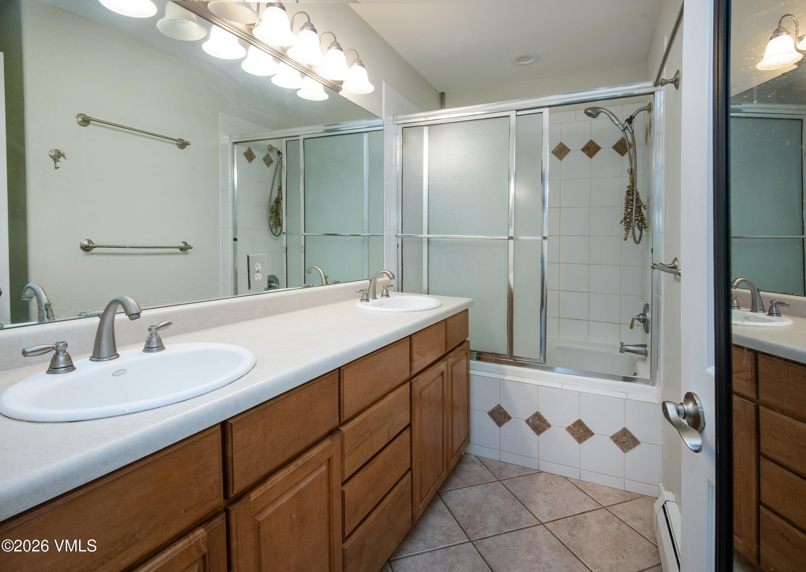 2485 Old Trail Road B Property Photo 18