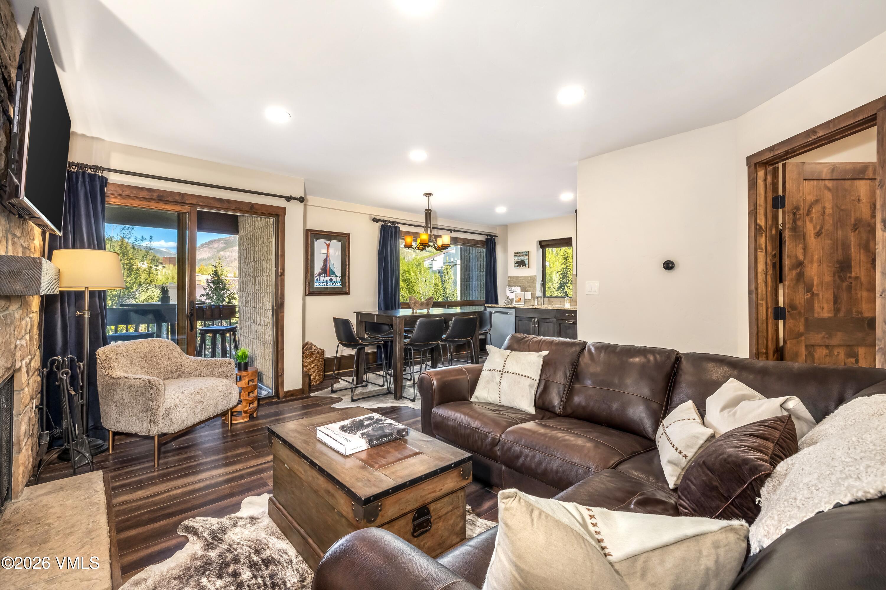 521 E Lionshead Circle # 405